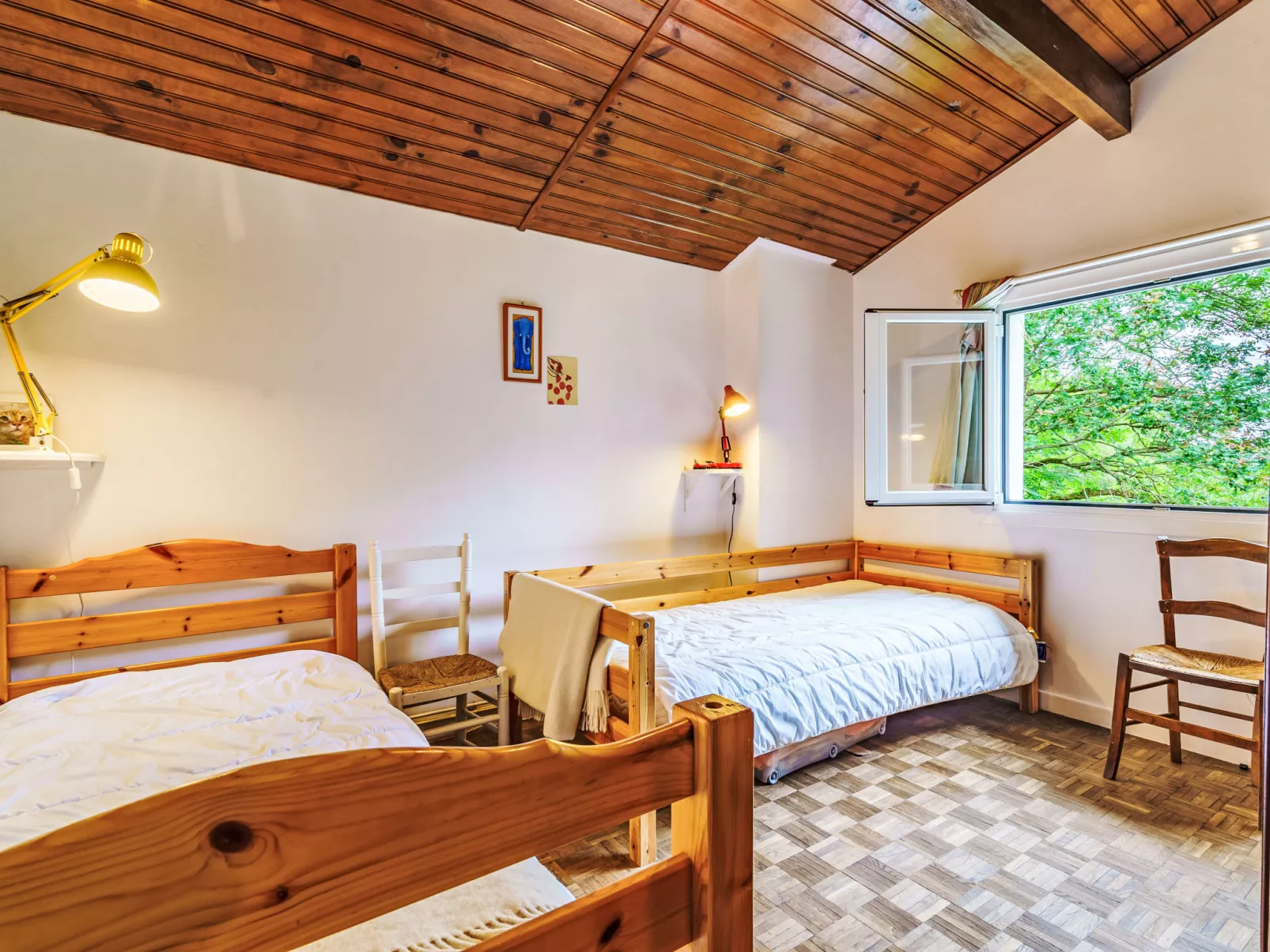 Chemin des Carrières - Inside