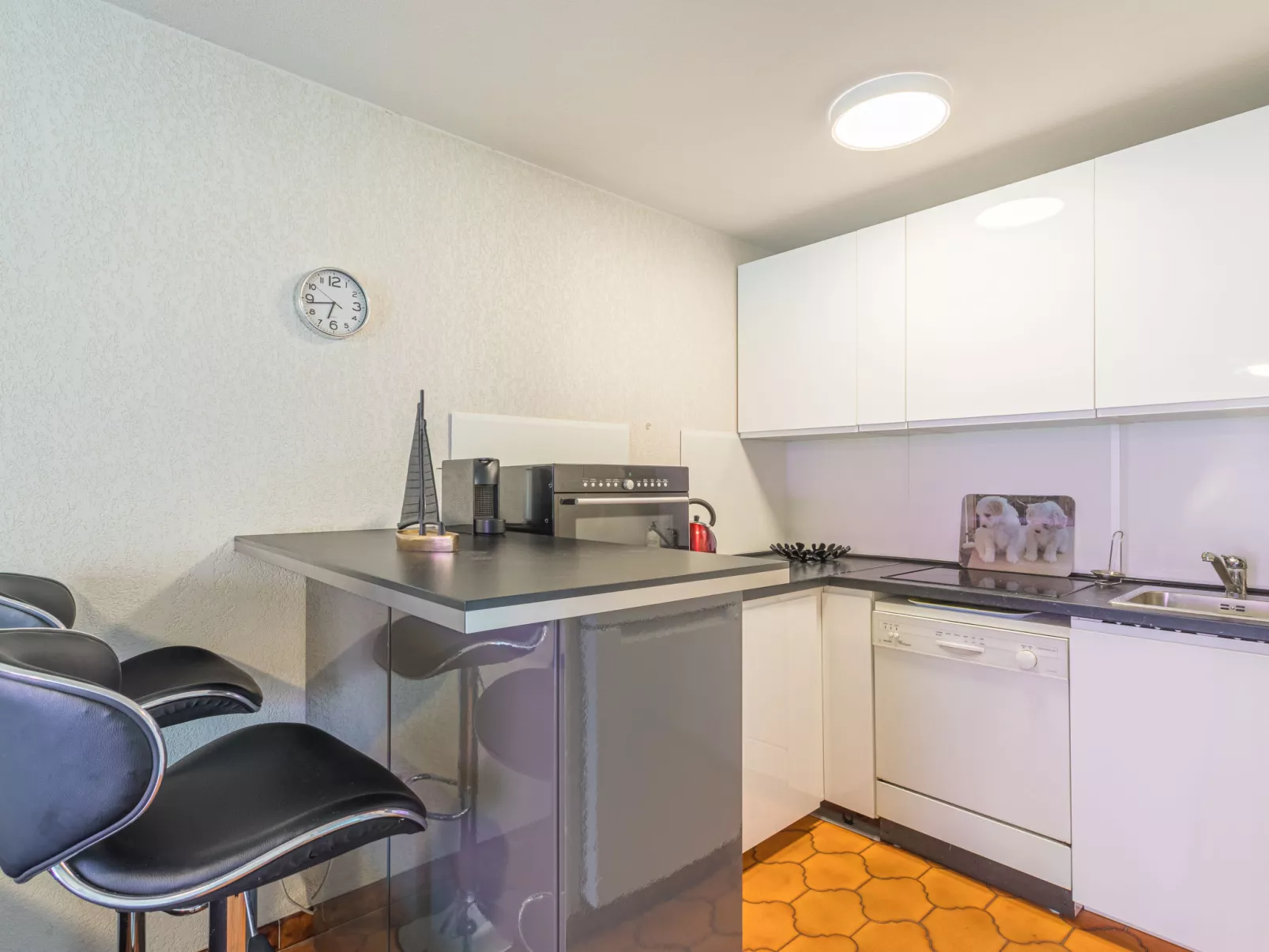 Brise Marine - Inside