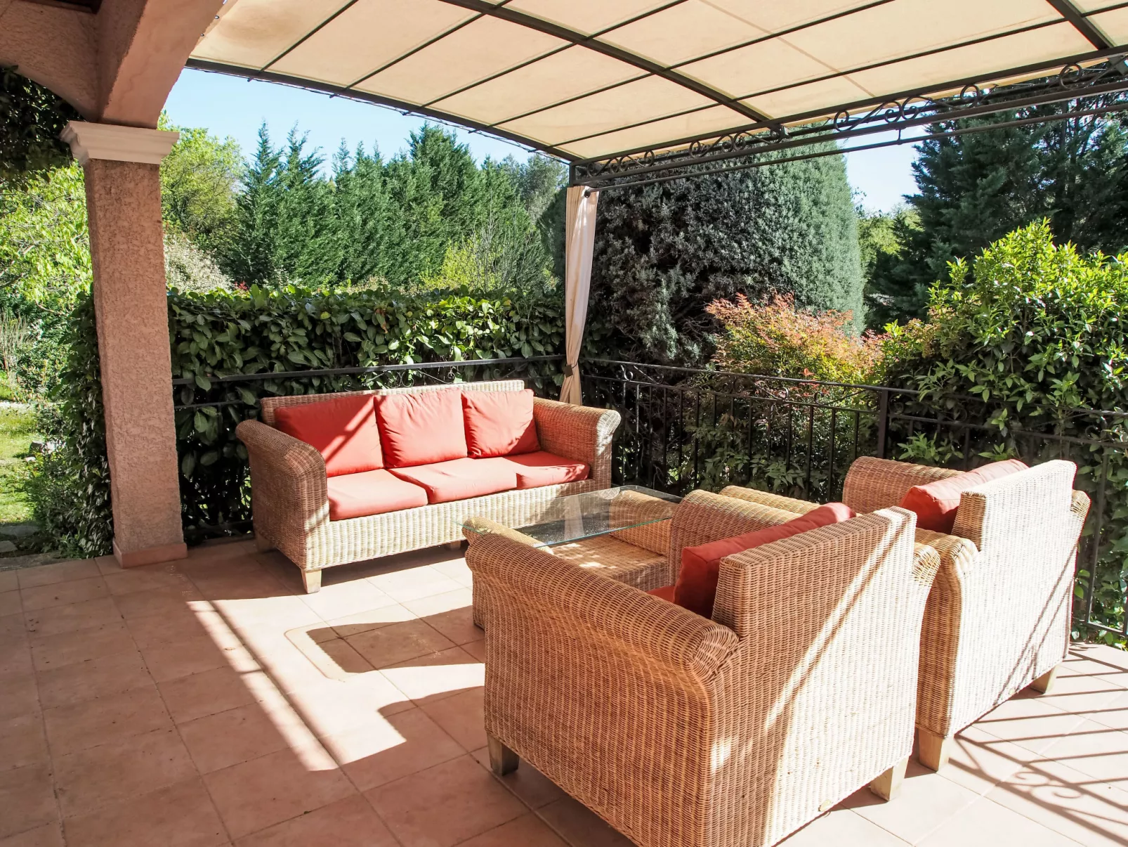 Urlaub im Süden zwischen Meer und Bergen - Inside