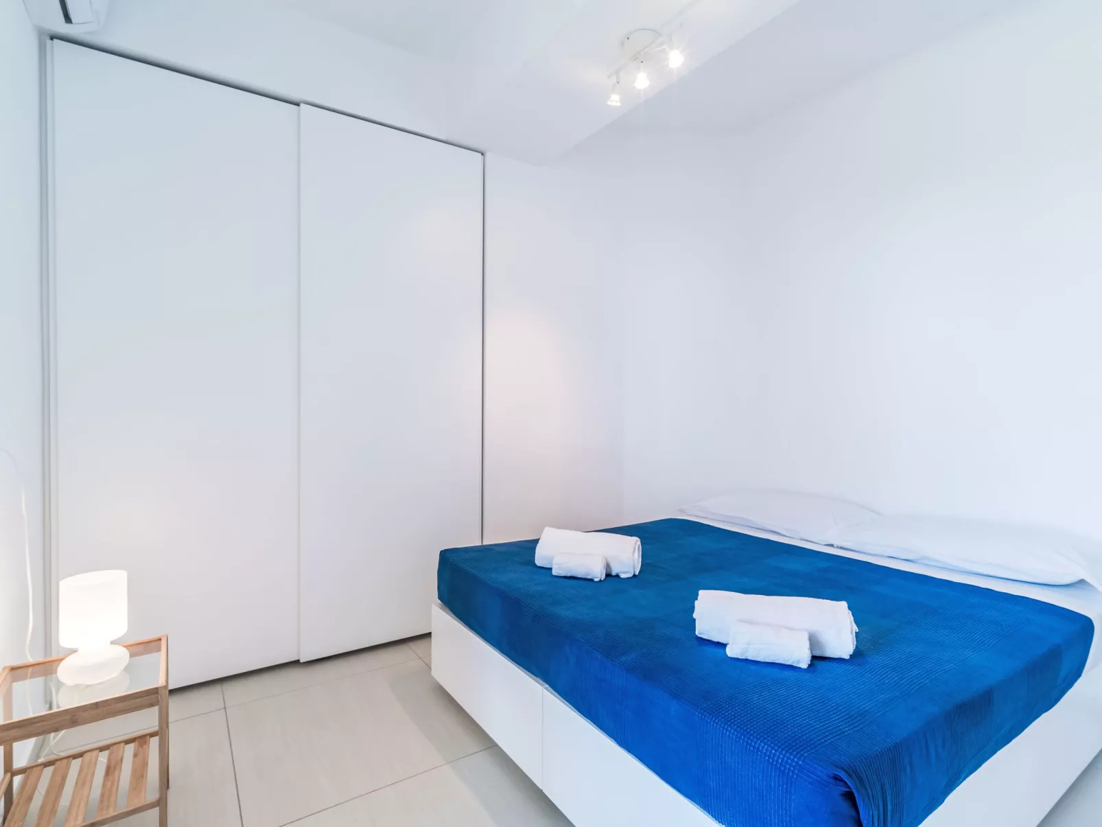 Appartamento con 3 camere al piano terra - Dedans