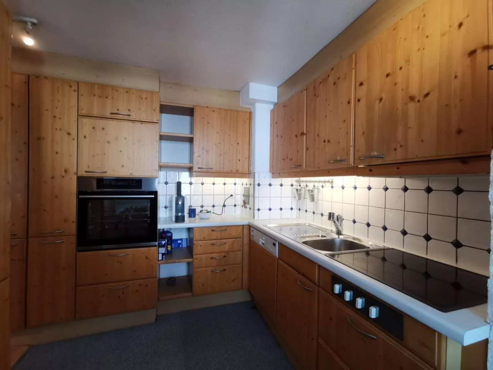 Im Fürstenland 1.OG - Inside