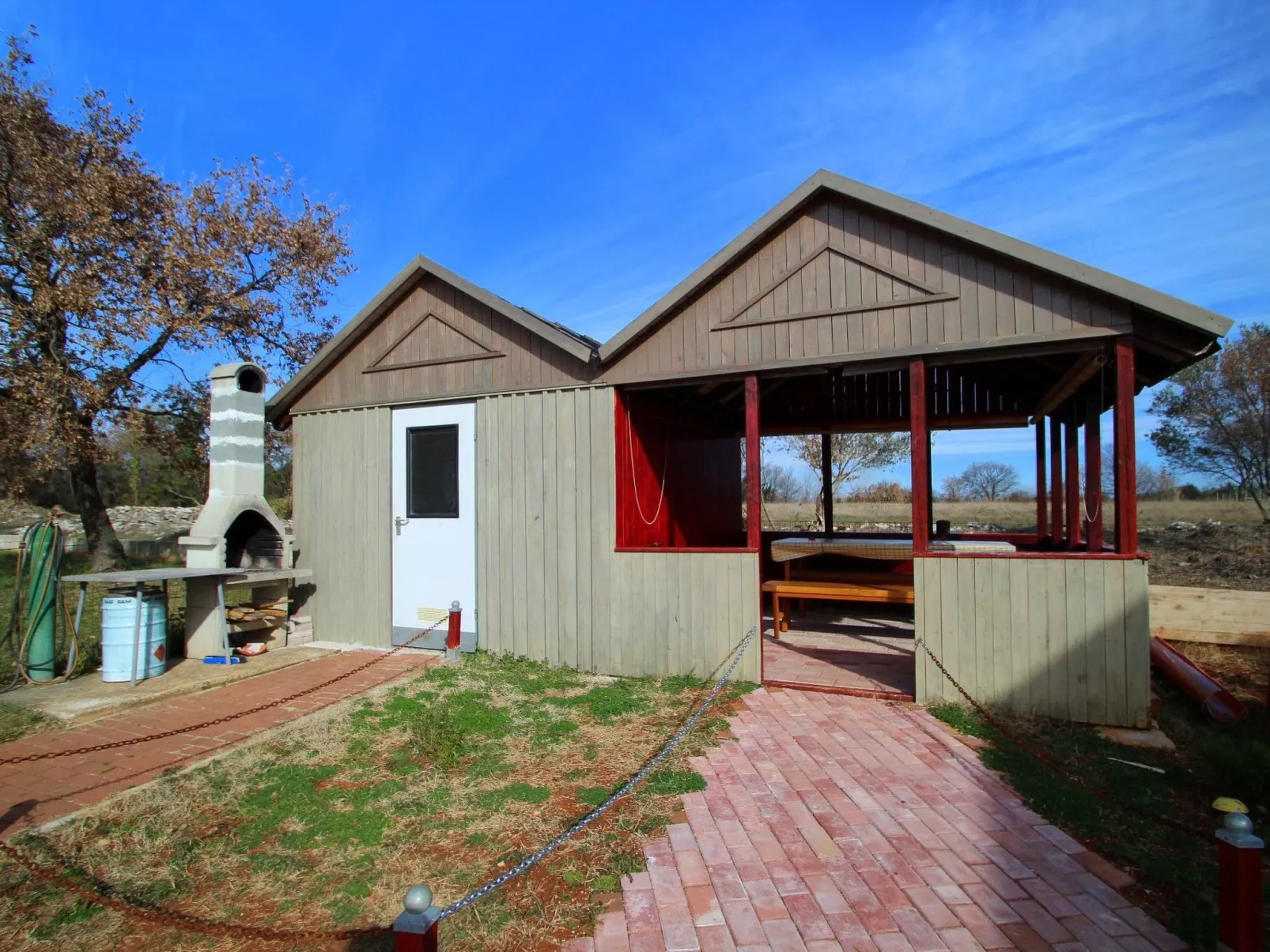 Mit Terrasse für 4 Personen - Draußen