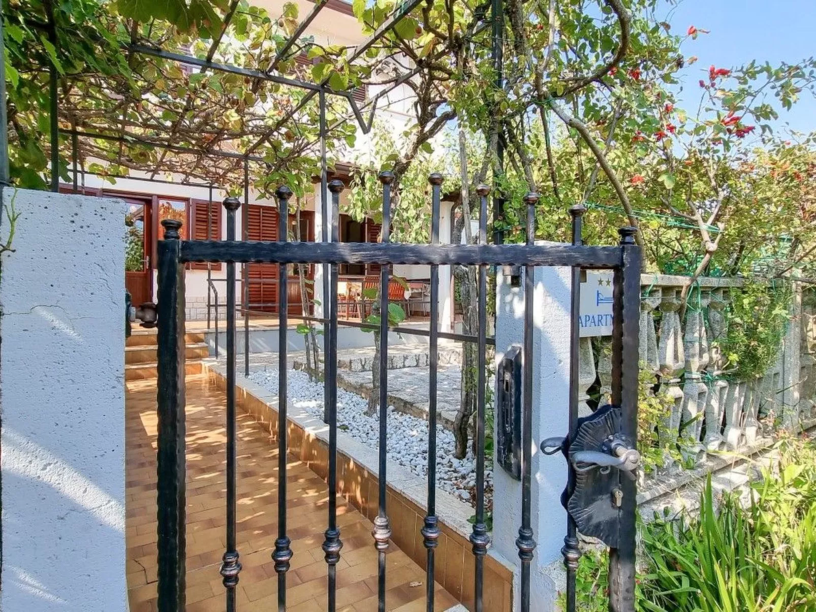 Für 5 Personen ca. 70 m&sup2; in Novigrad, Adriaküste Kroatien (Westküste von I - Dehors