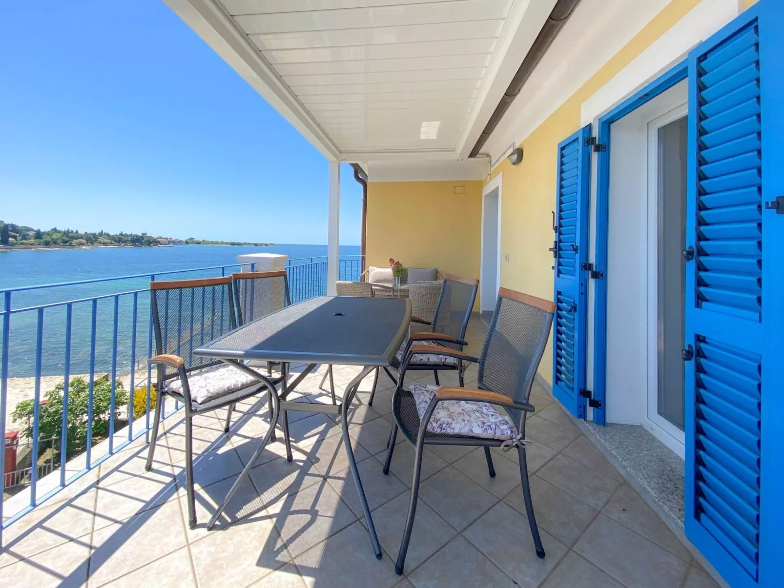 "Belvedere gore" - Outside