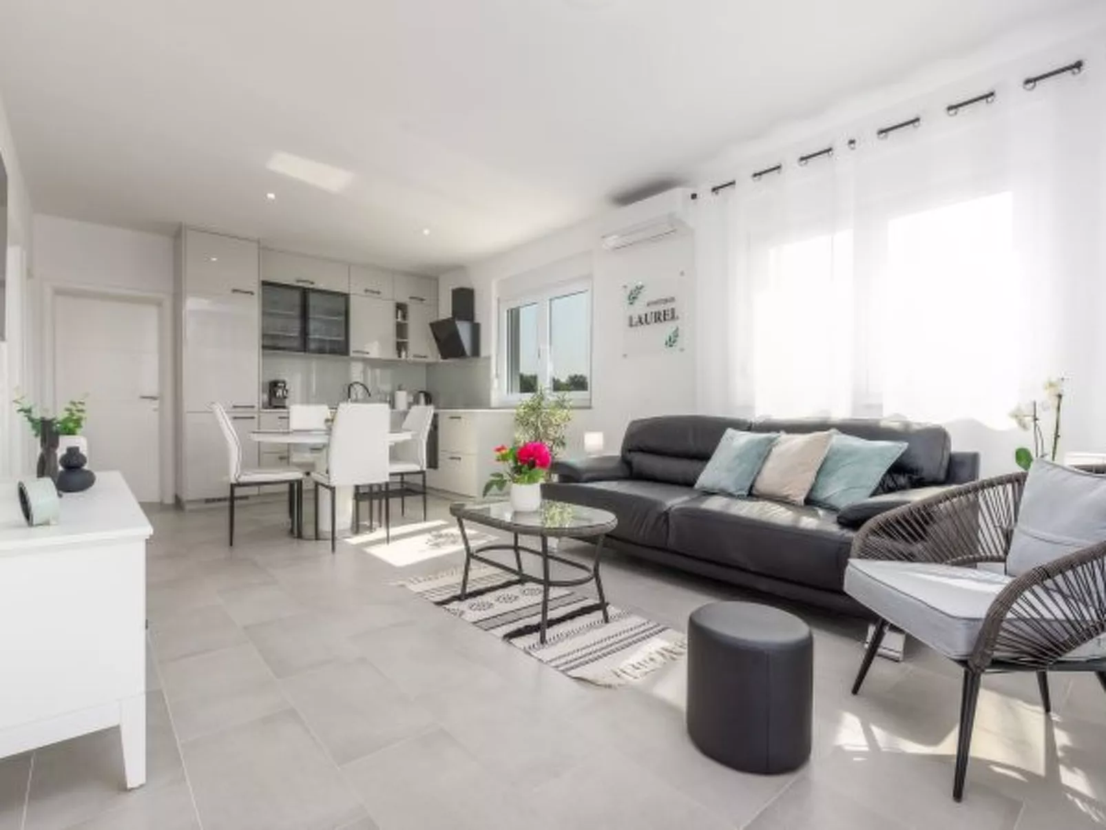 Apartment Laurel near the sea - Image-tags.info