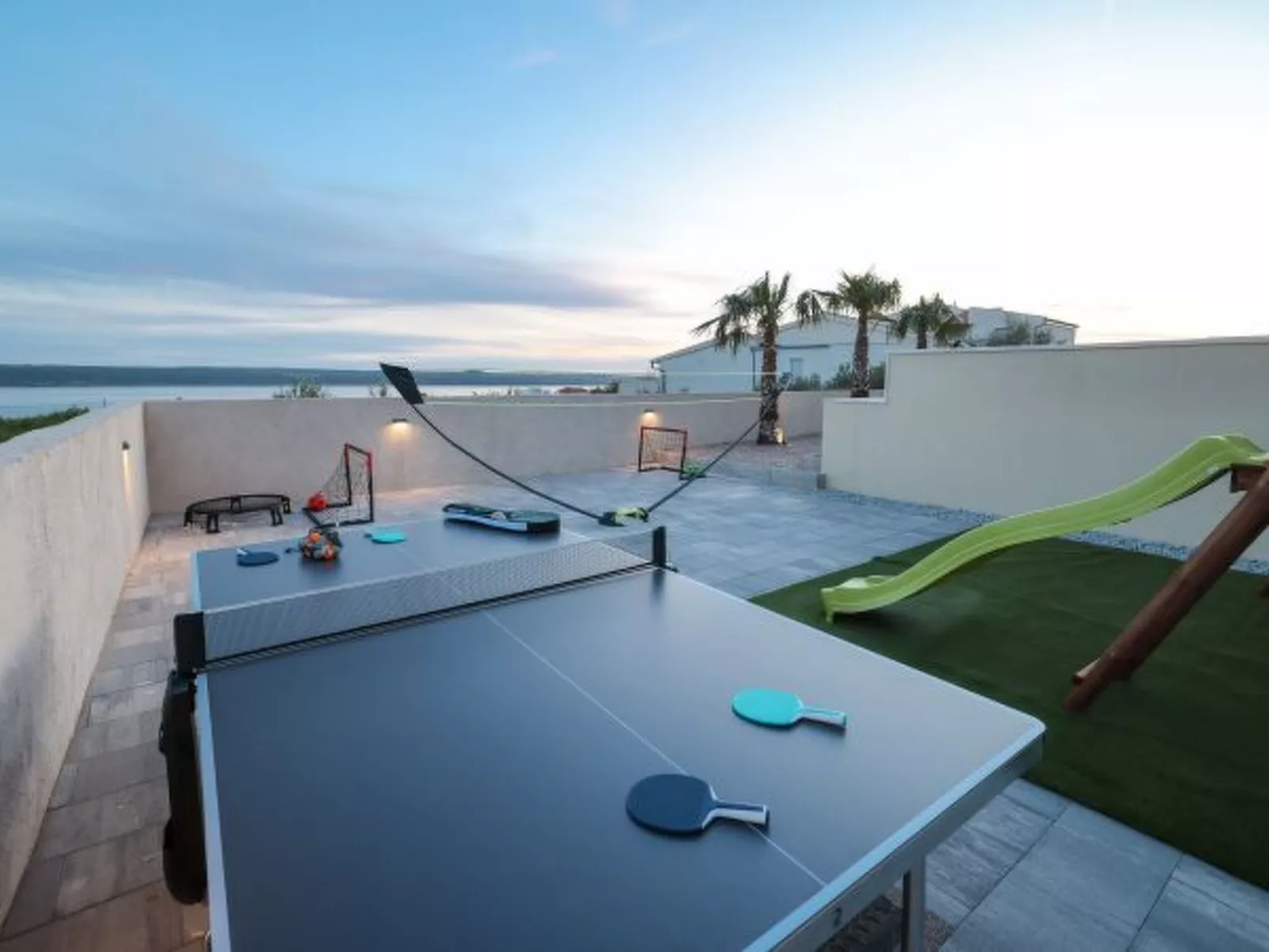 Villa Novue with pool - Image-tags.info