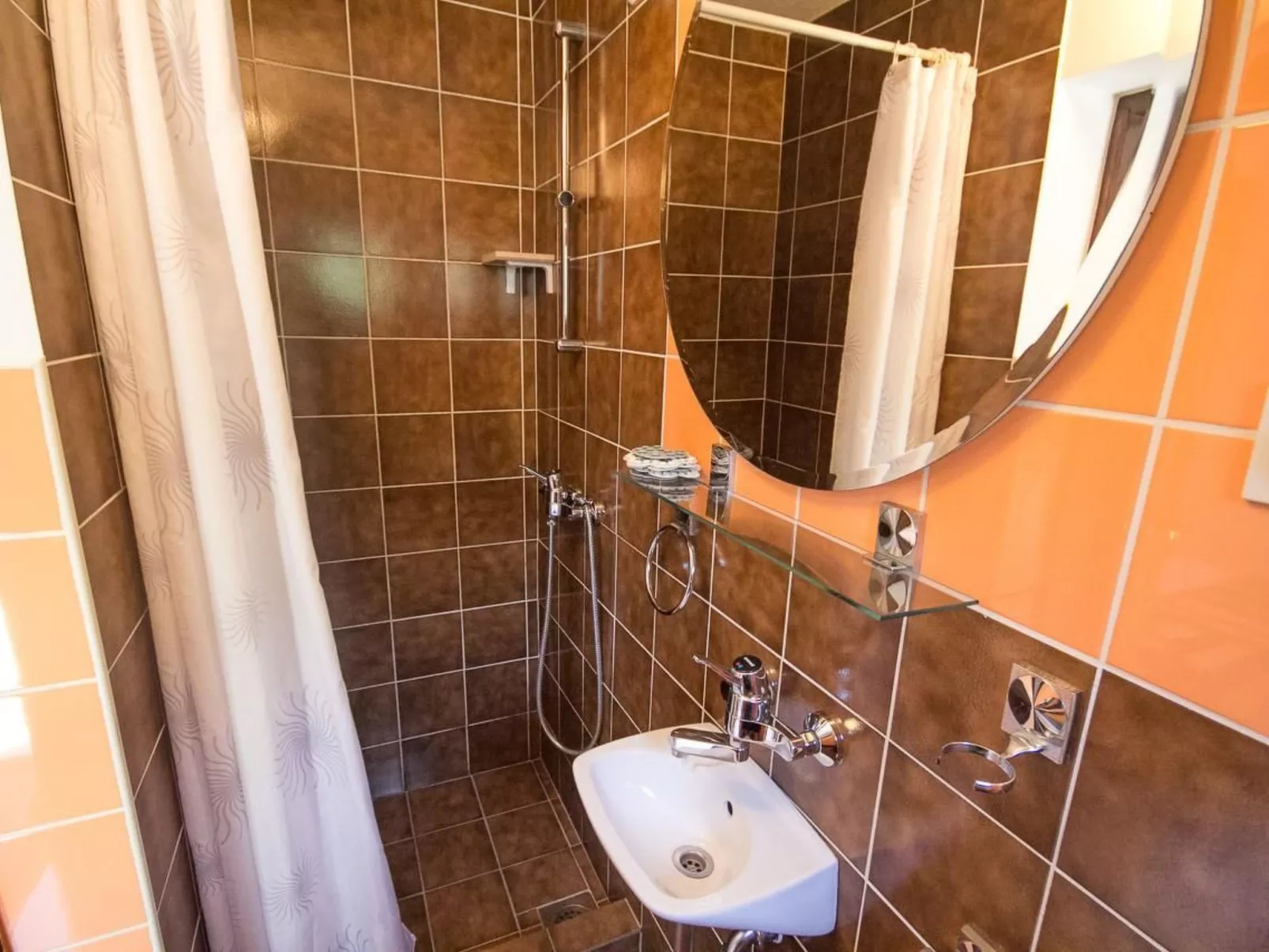 Zimmer "Joze" mit Terrasse - Drinnen