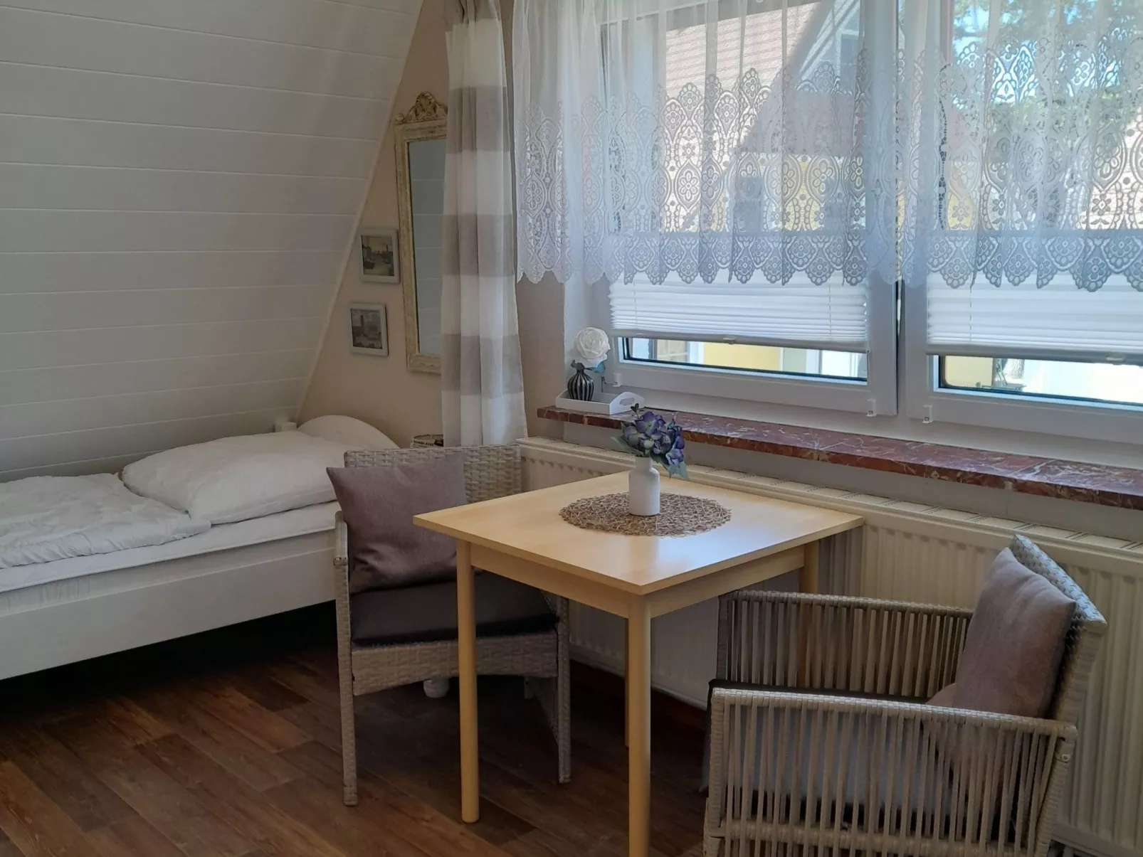 Ferienzimmer - Drinnen