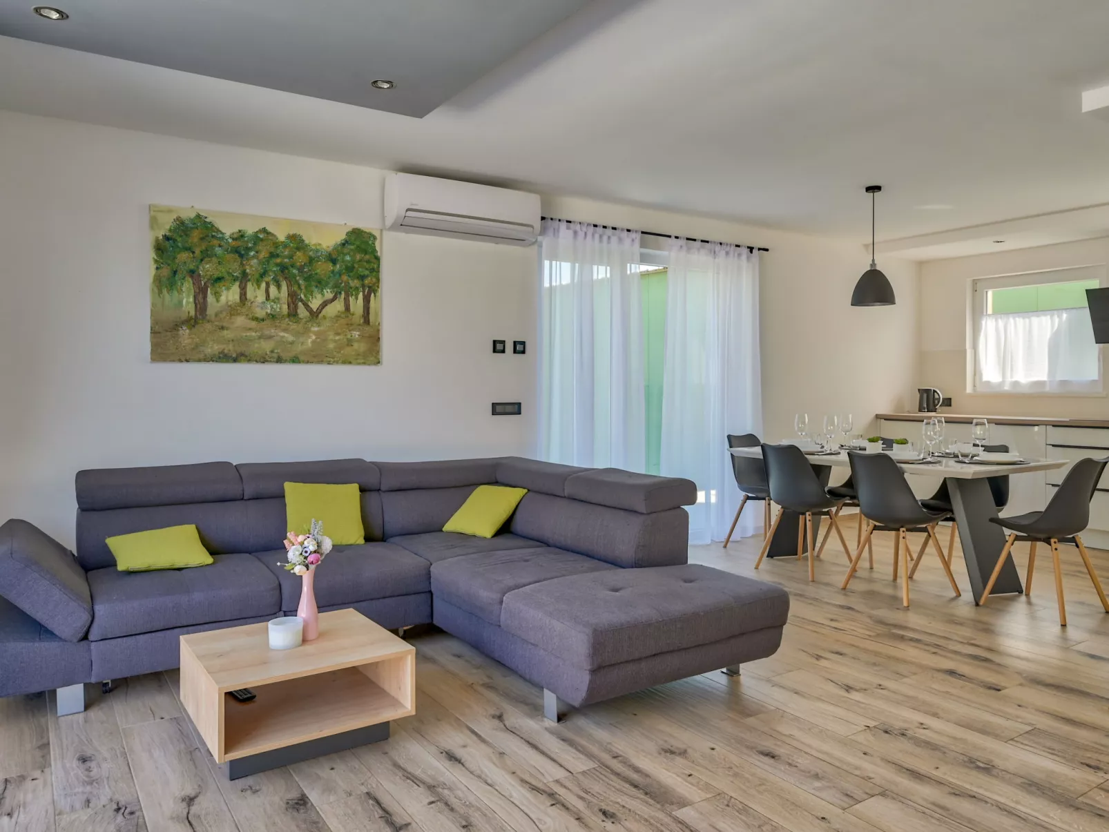 Montevernal - Drinnen