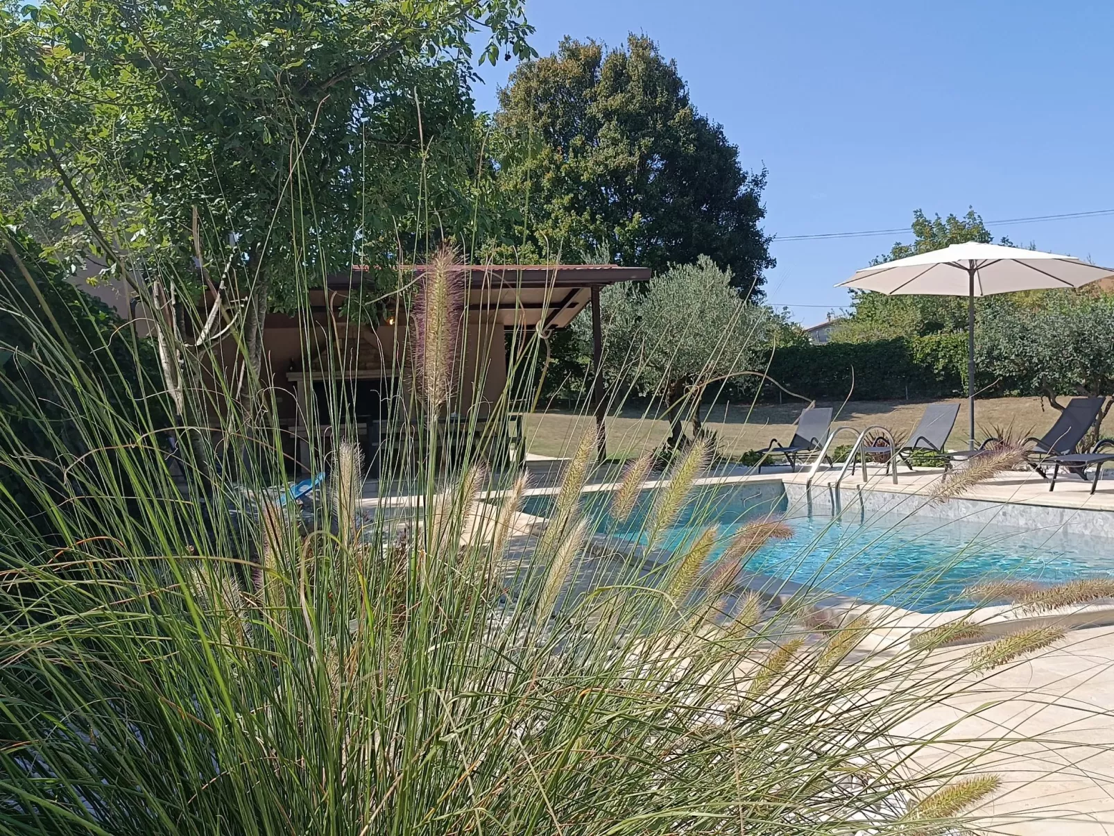 Villa Križanci - Draußen