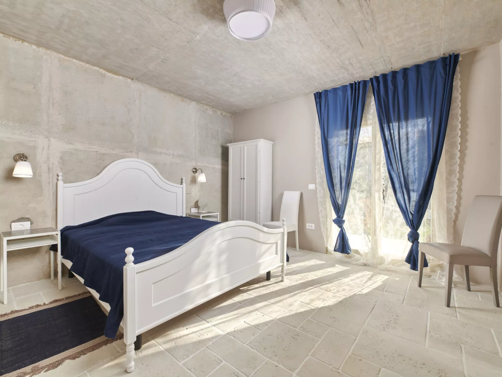 Mediterranea - Inside