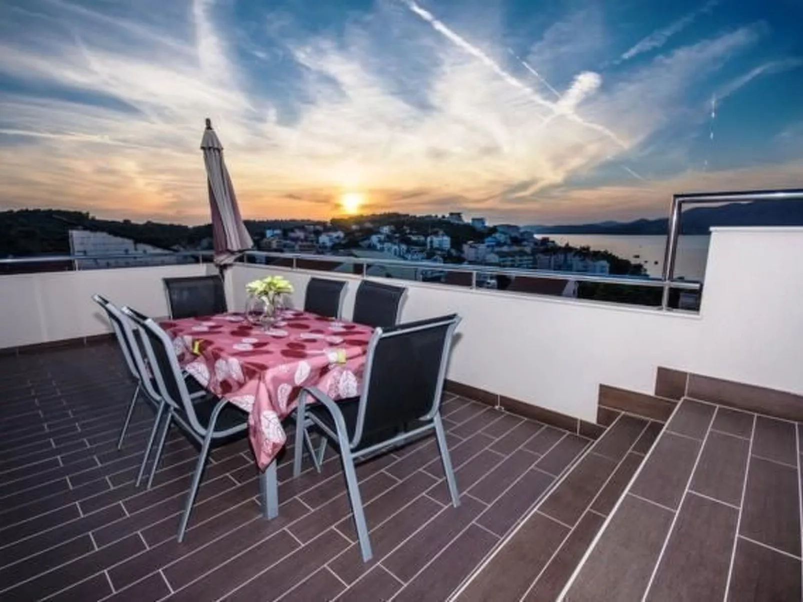 Moderne Ferienwohnung mit Gartennutzung, einem g - Image-tags.info