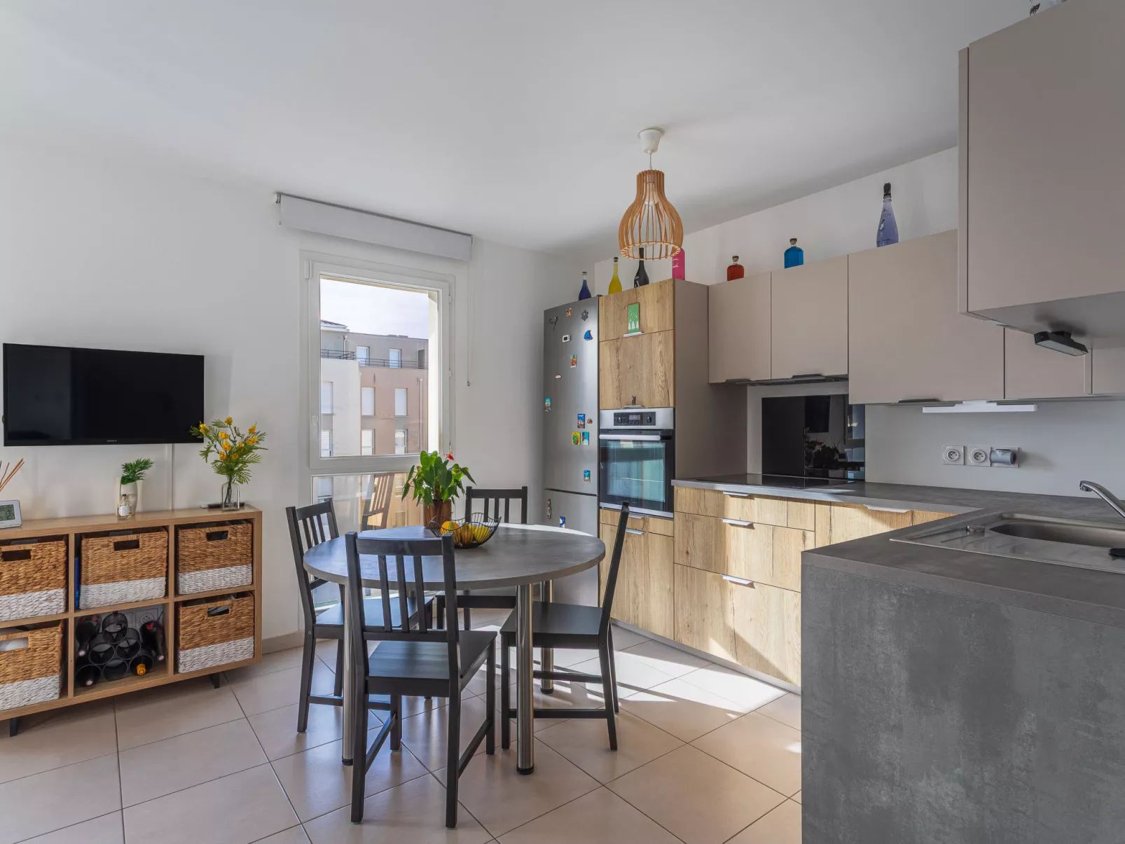 Nouvelles Terres E4 - Drinnen