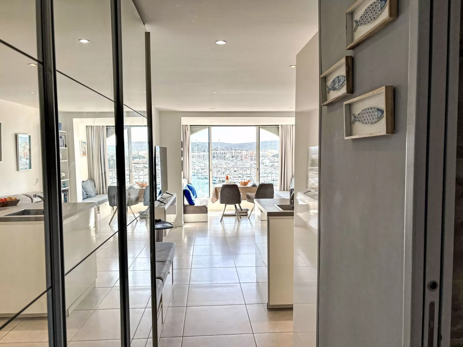 Les Cascadelles - Inside