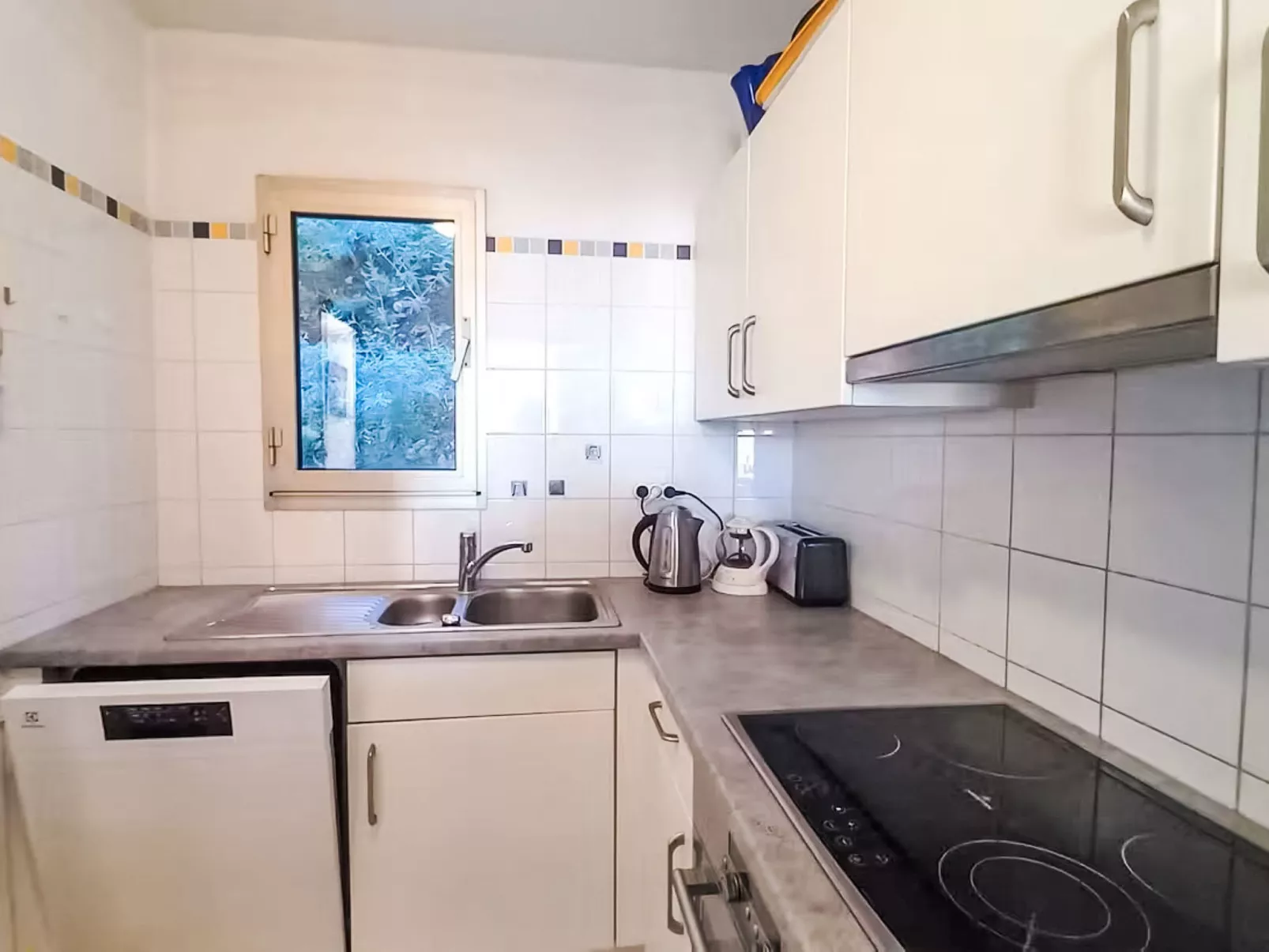 Les Mandariniers - Drinnen