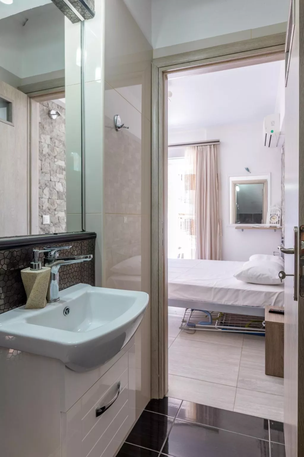 Beachfront Garden Villa - Inside