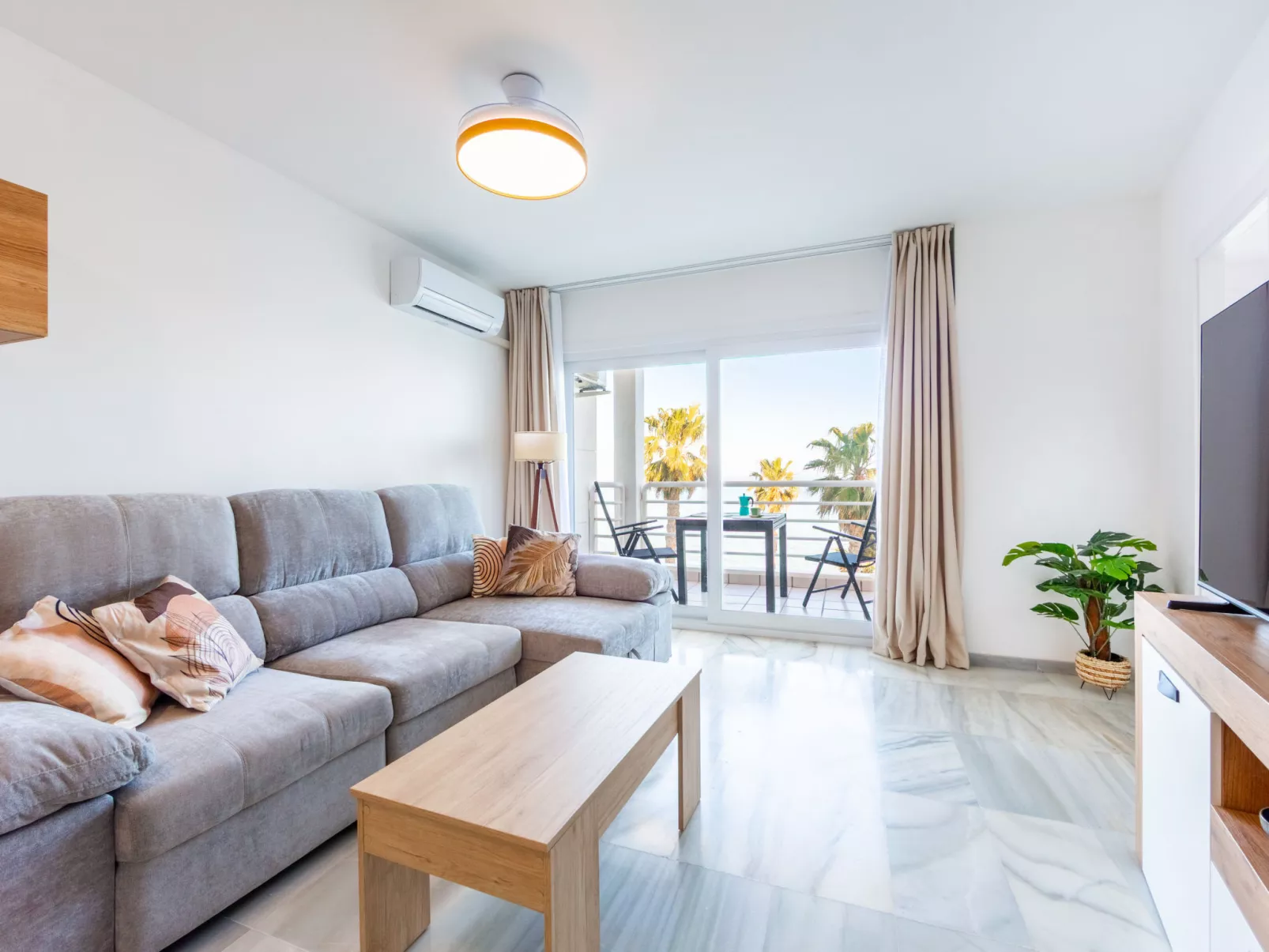 El Faro II - Drinnen