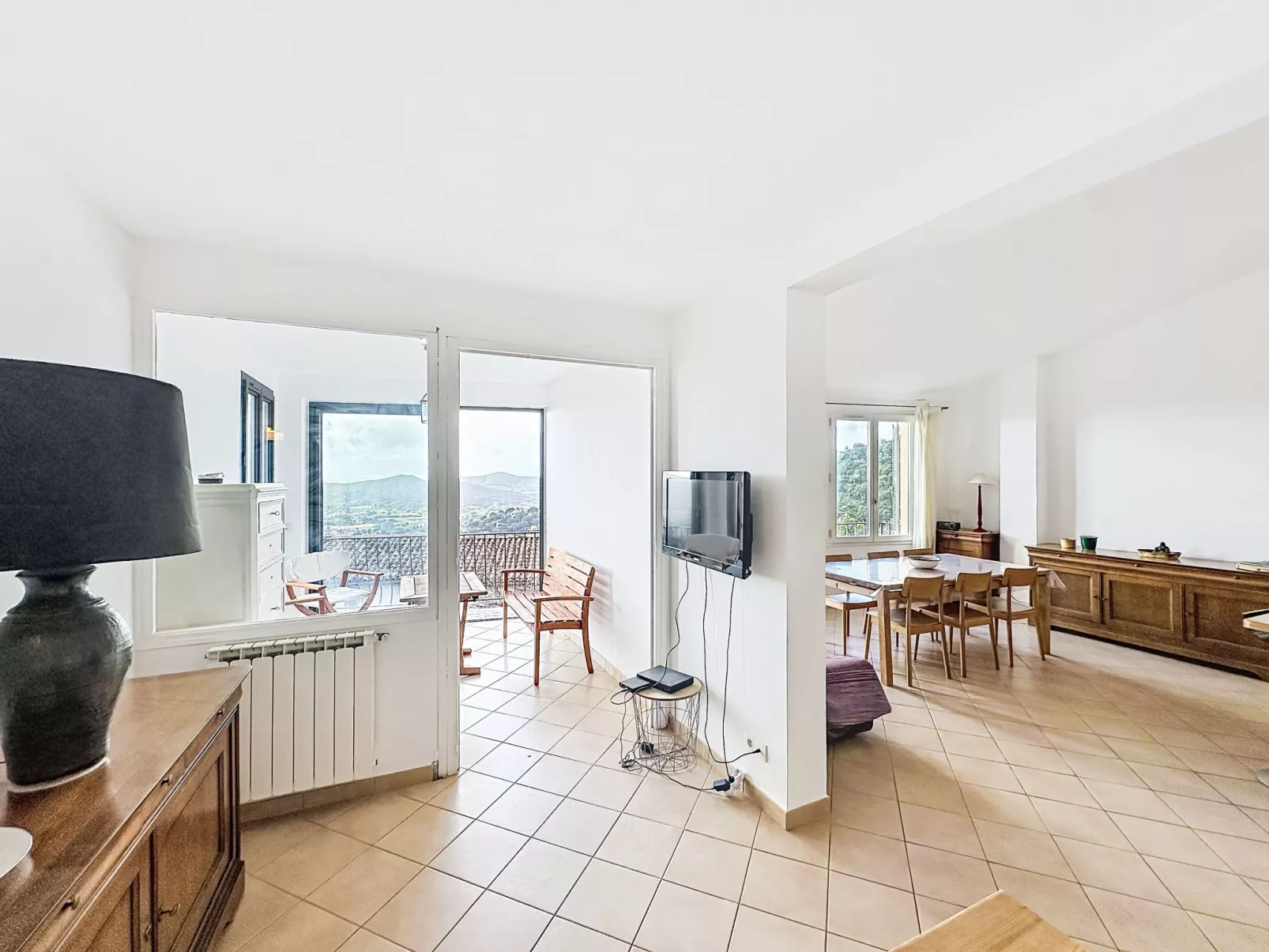 Les Amandiers - Inside