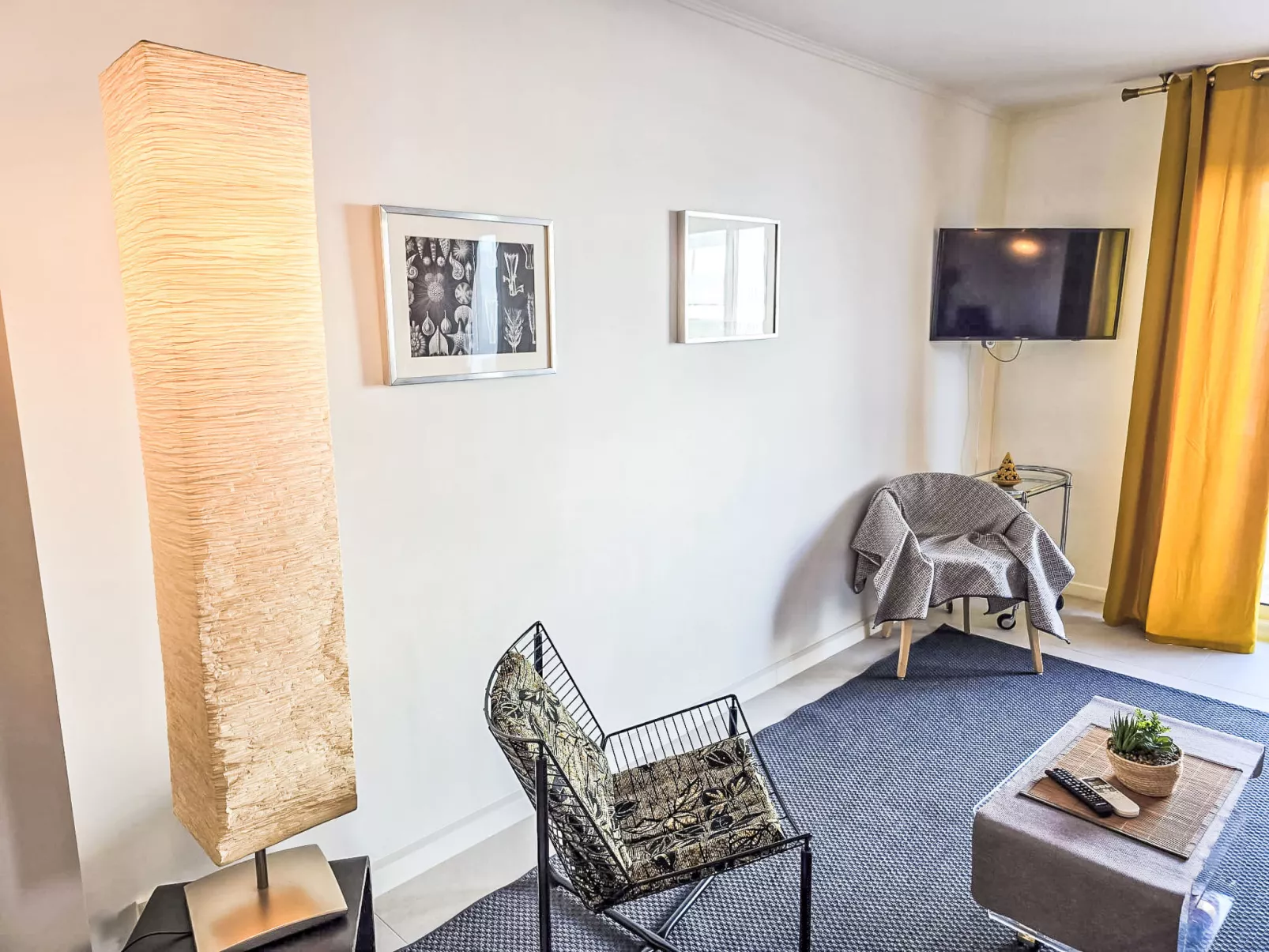 Reine Astrid - Inside