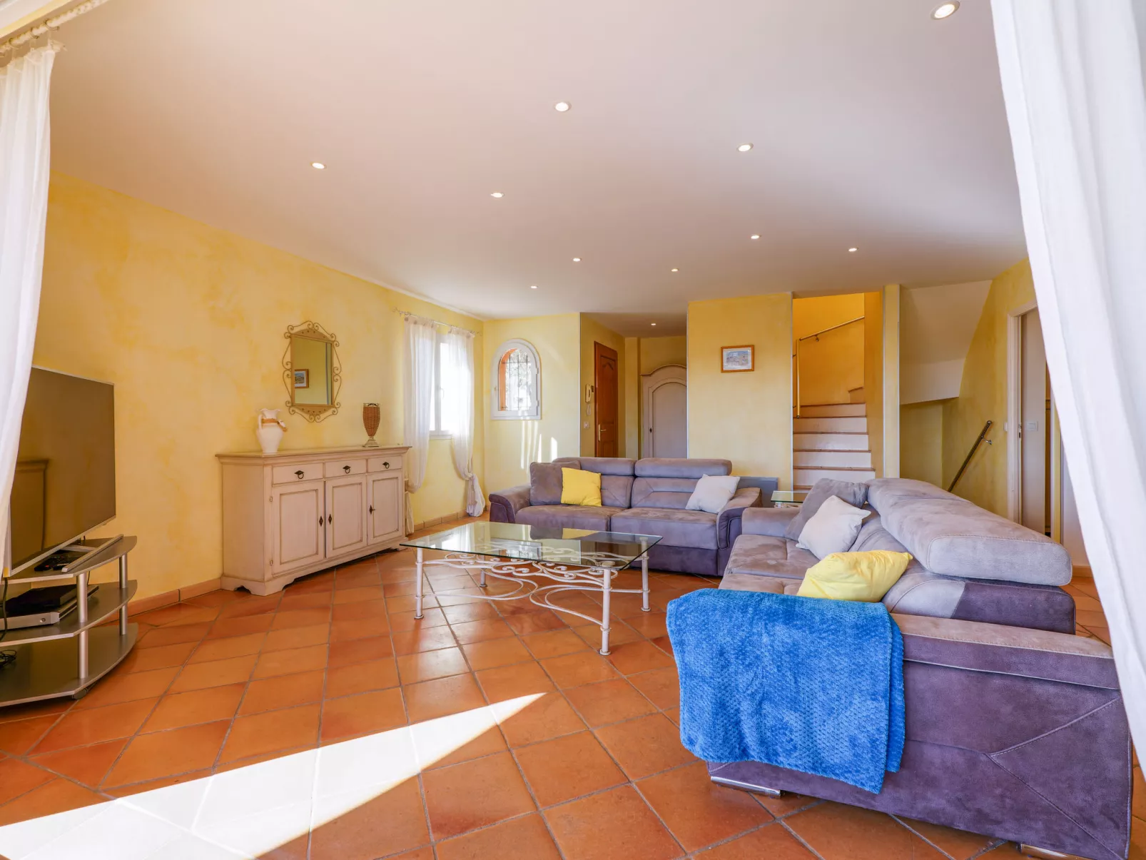 La Figuière - Inside