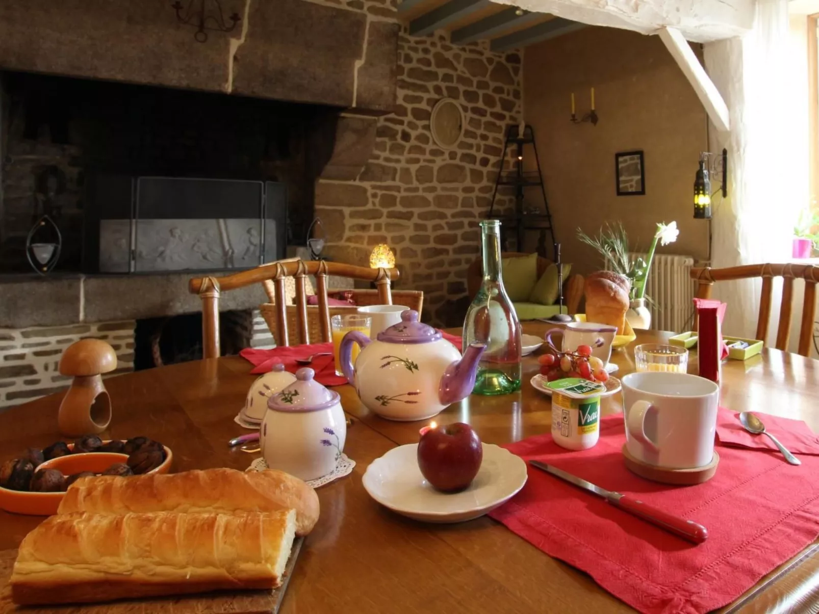 Zimmer Aux Anges - Drinnen