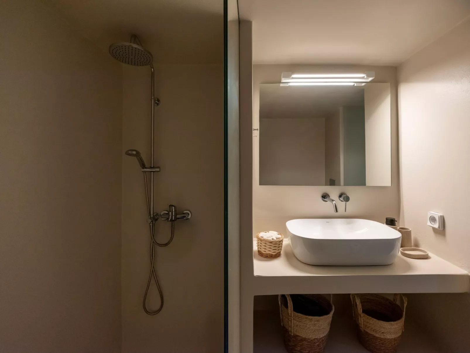 Sunset Gypsy stilvolles modernes Dorfhaus mit Whirlpool - Image-tags.info