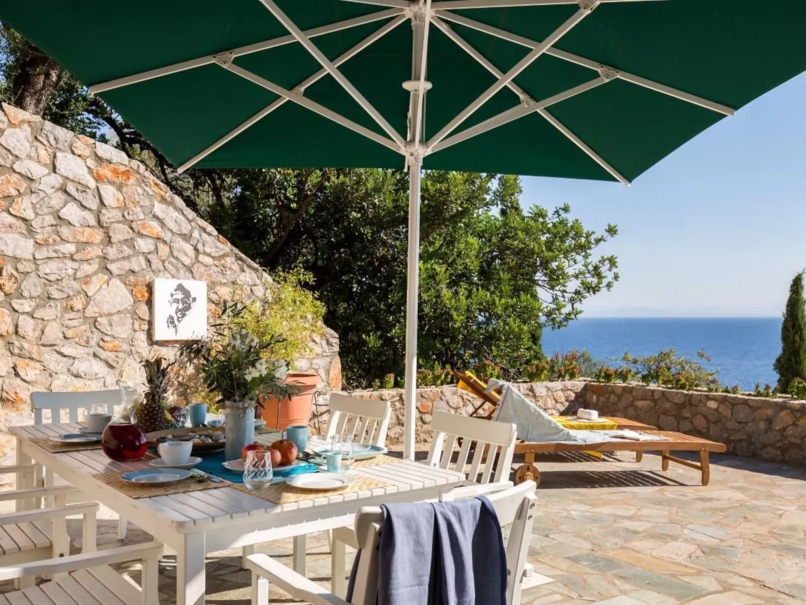 Mahatma Gandhi Villa - Outside