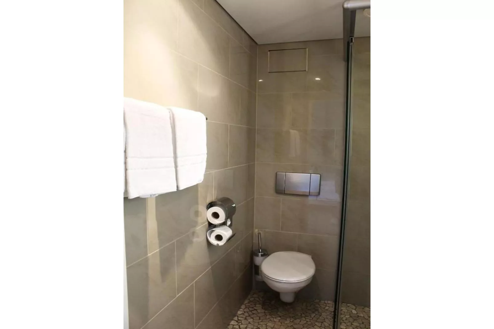 Budget Double Room - Bathroom