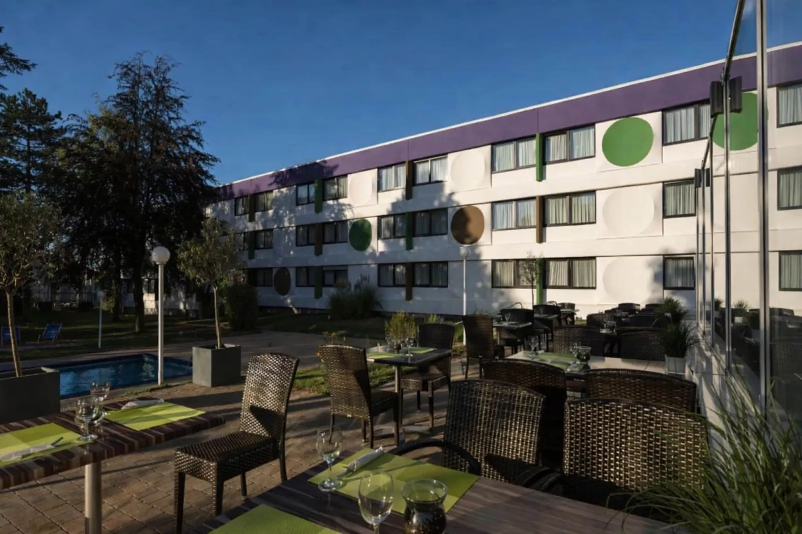 STANDARD TRIPLE ROOM - Exterior in summer