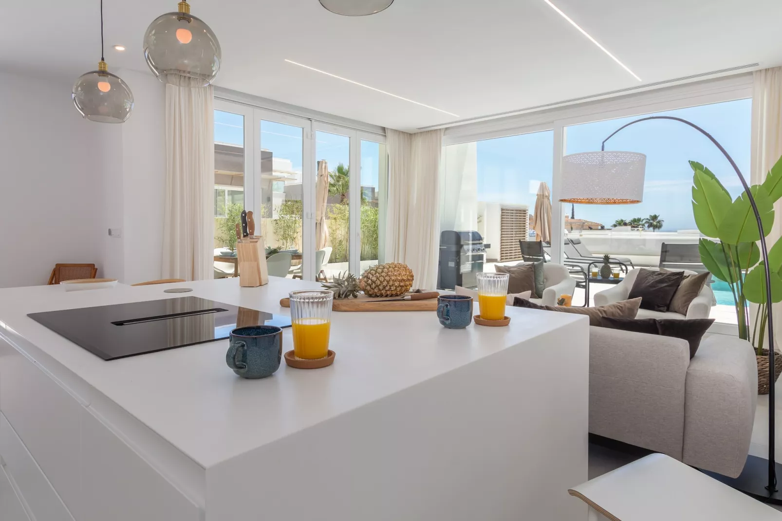 Modern Villa with Private Pool & Rooftop Terrace - Küche