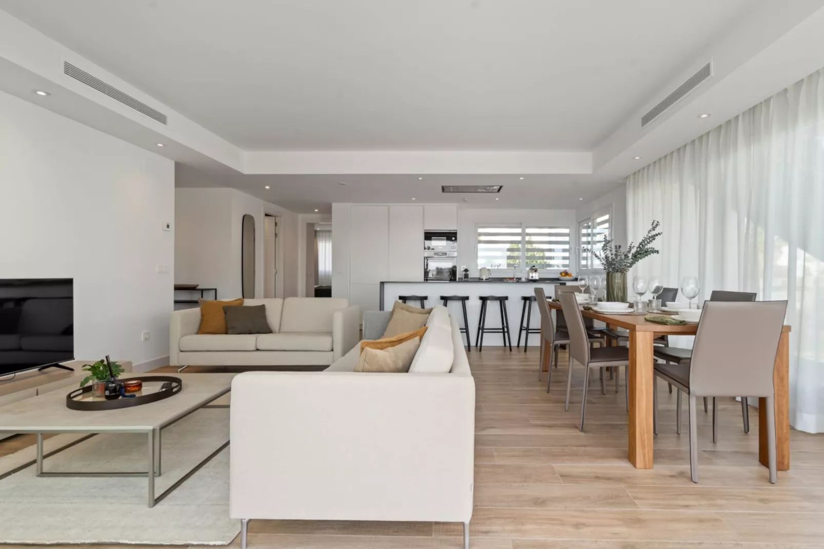 Spacious 2-bed & Solarium ALCAZABA LAGOON (2017) - Salle à manger