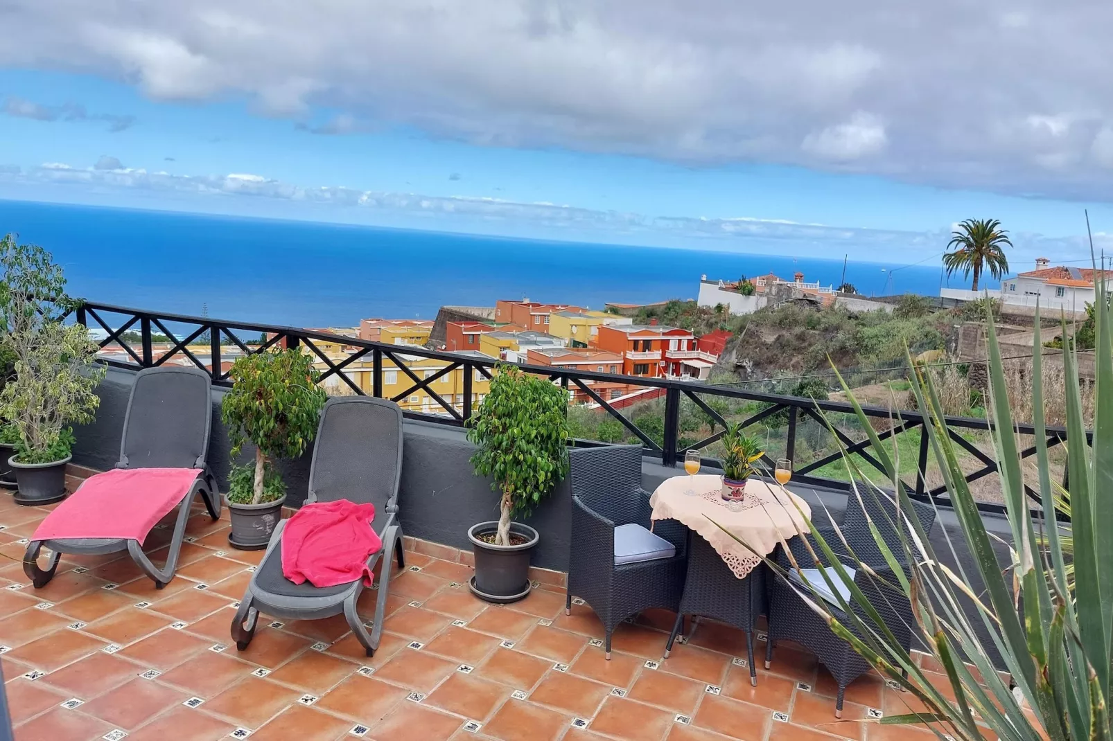 Apartamentos Monasterio de San Antonio 6 - Terrasse/Balkon