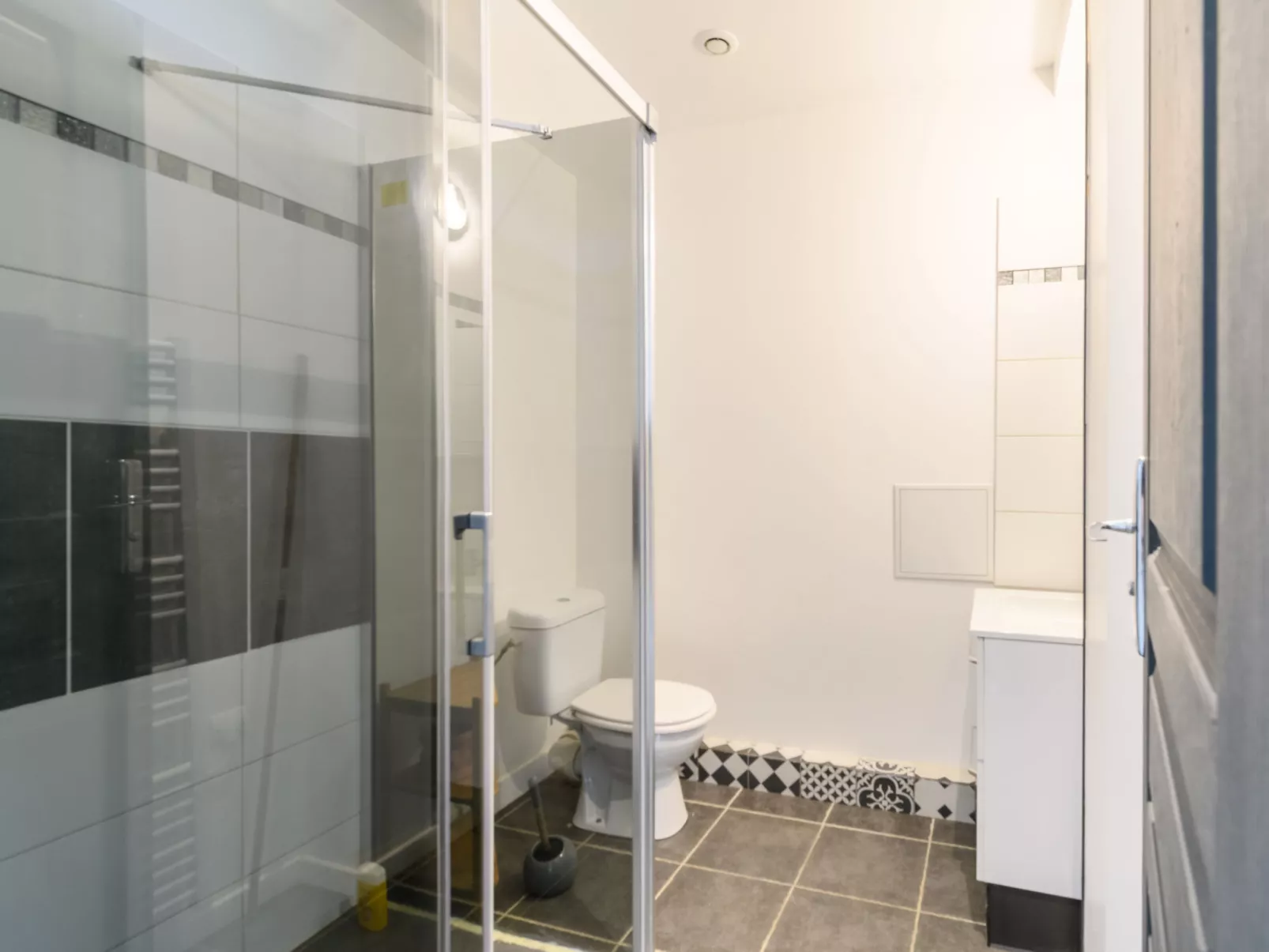 Aimé Bourdier - Drinnen