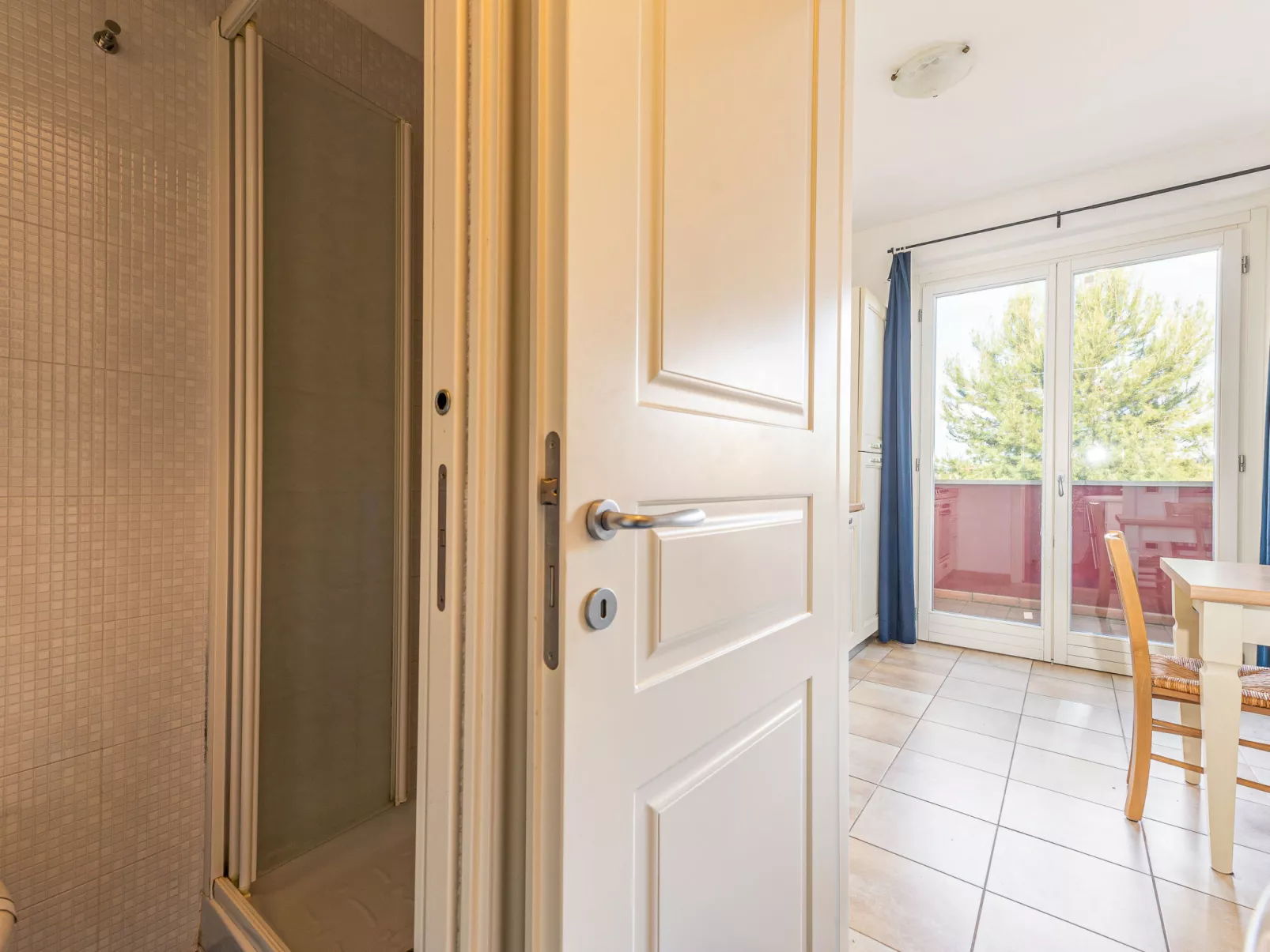 Aba Village - Drinnen