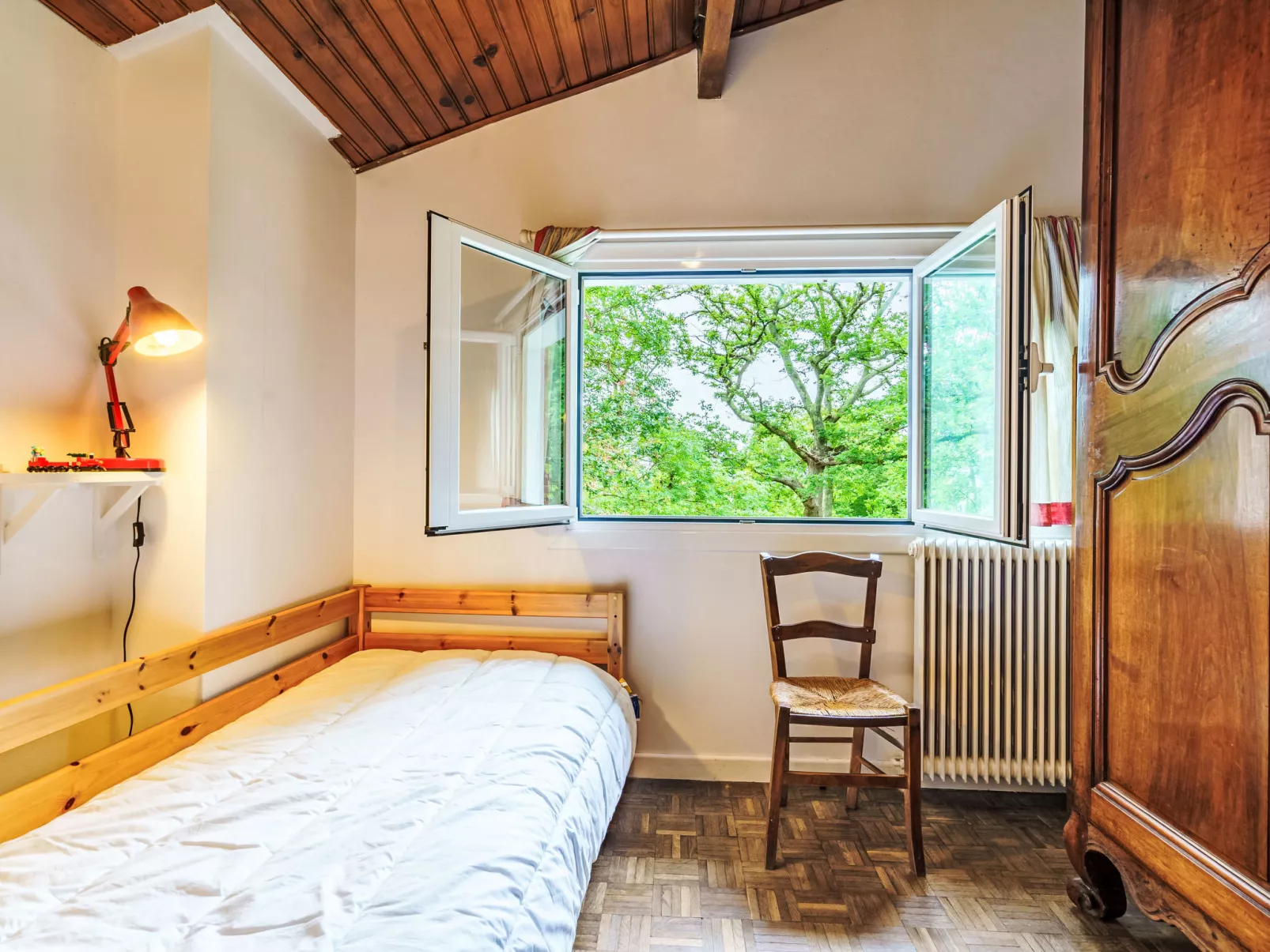 Chemin des Carrières - Inside