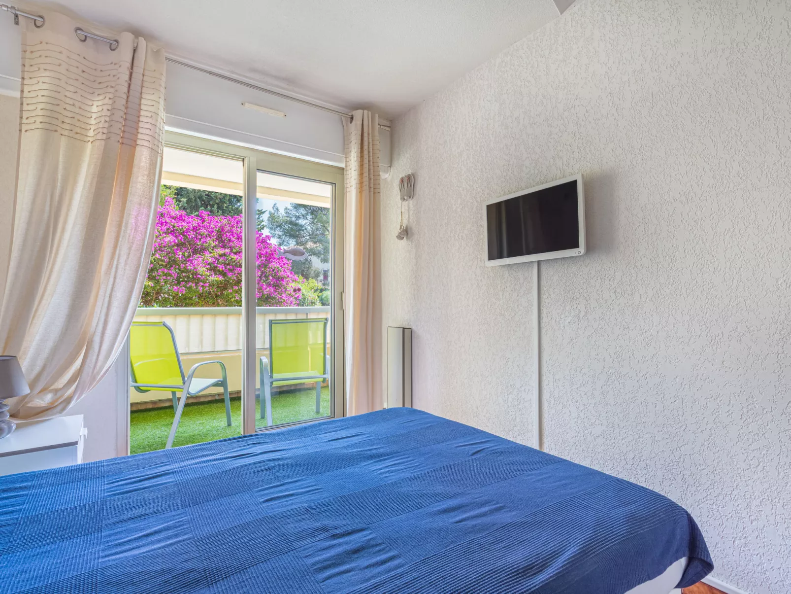 Brise Marine - Inside