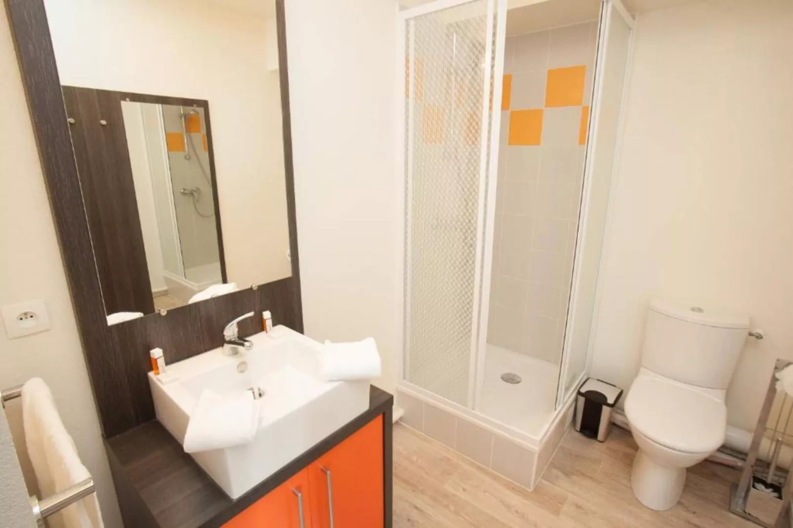 Adonis Paris Double Studio - Badezimmer