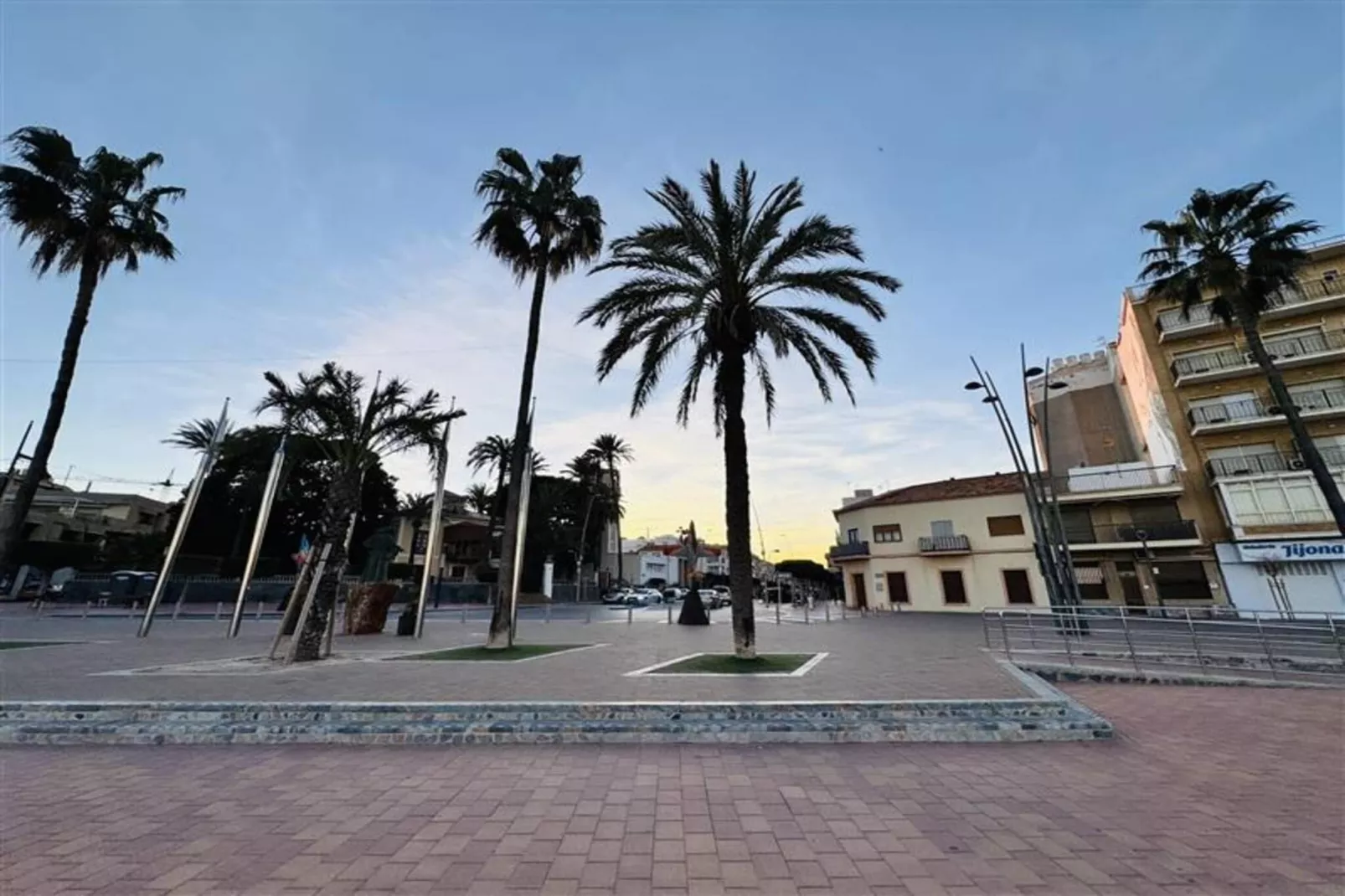 Suite - Areas within 5km in summer