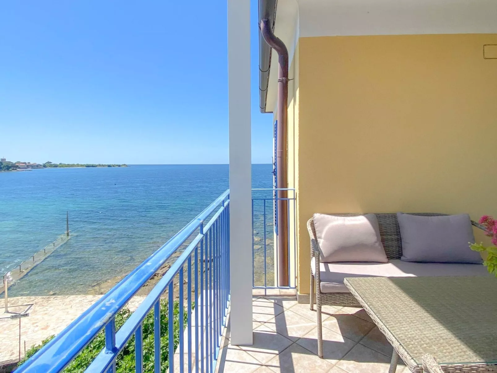 "Belvedere gore" - Outside