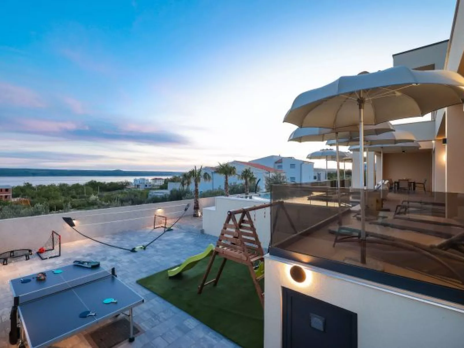 Villa Novue with pool - Image-tags.info