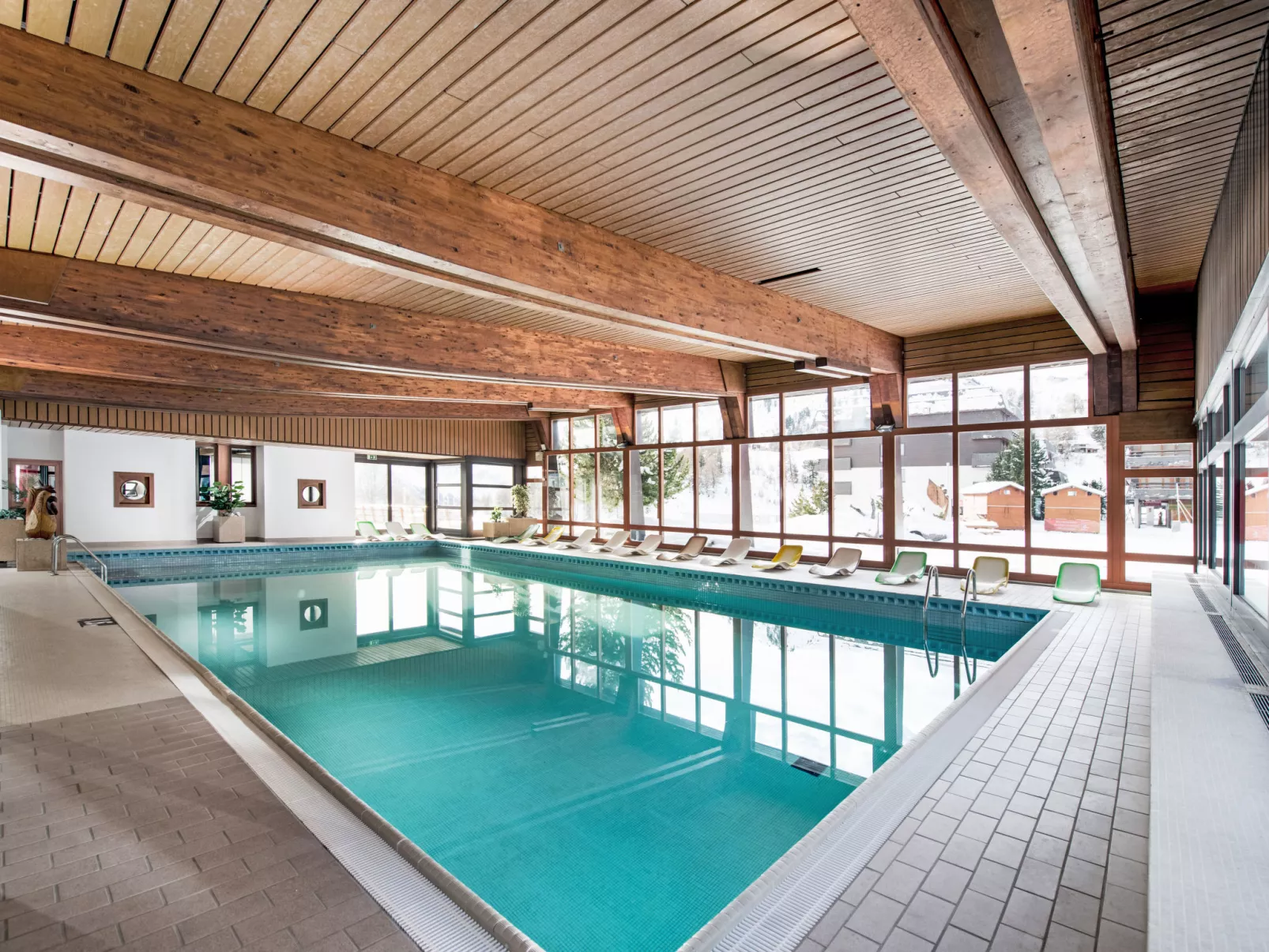 Combire 302 - Outside