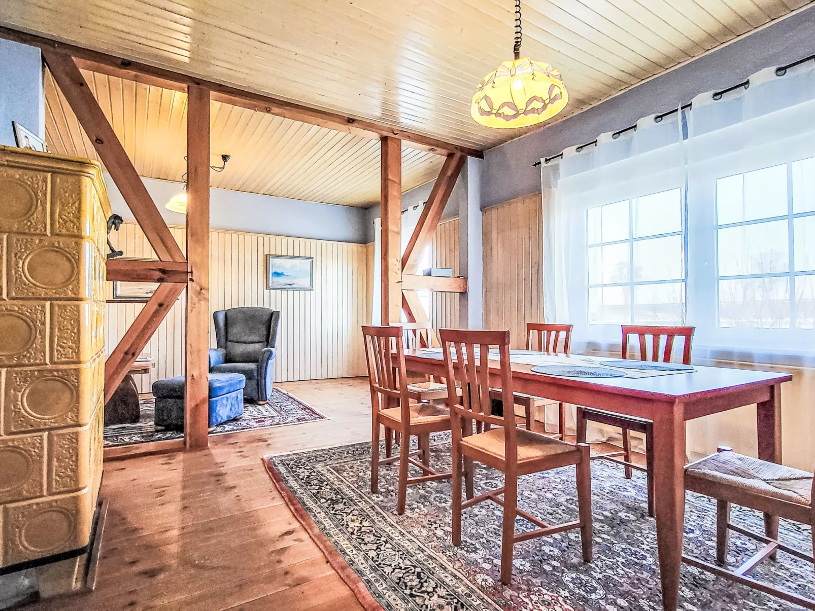 Mit großem eingezäunten Garten - Drinnen