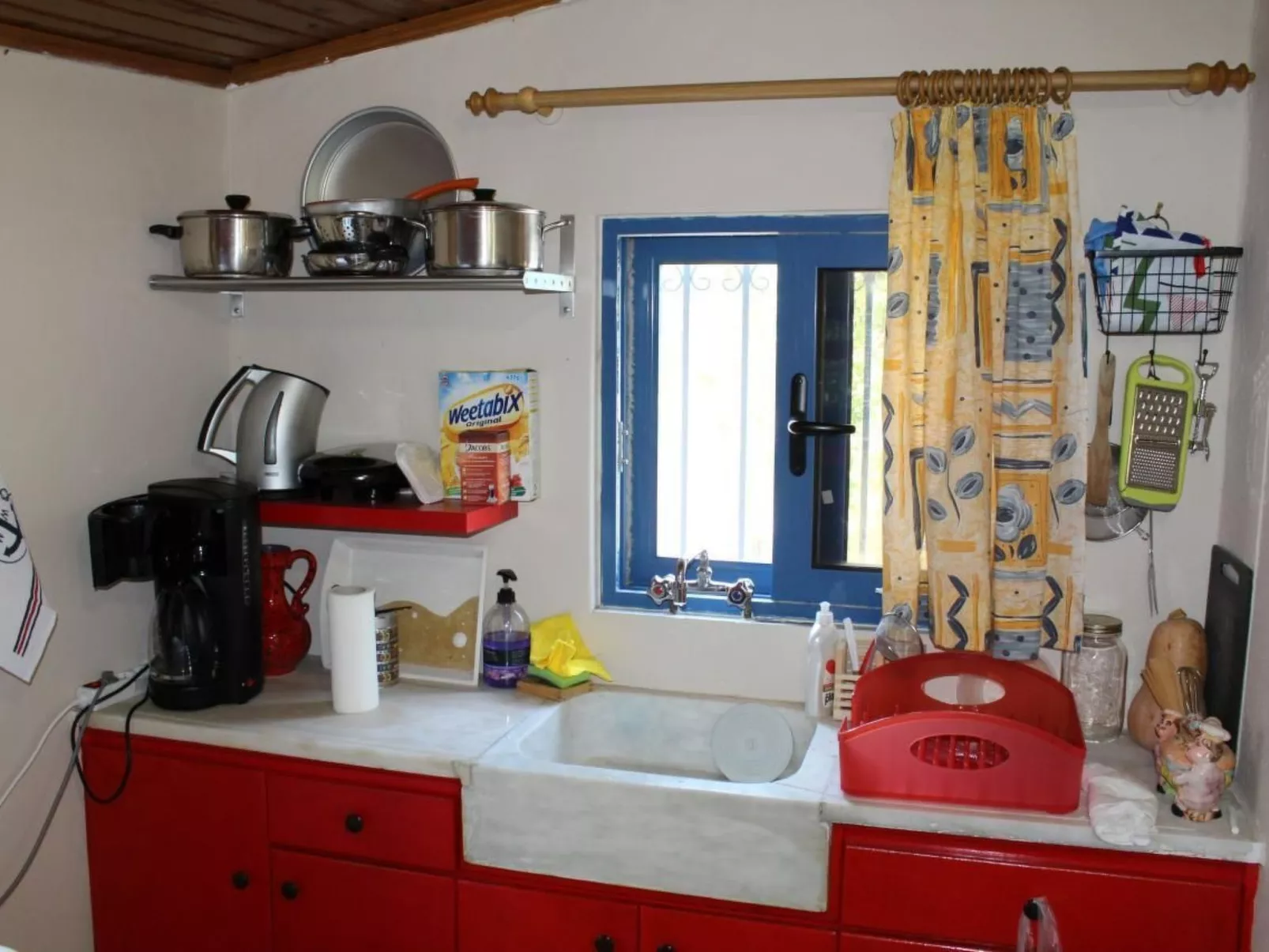 Schönes Surfercottage mit herrlichem Garten - Drinnen