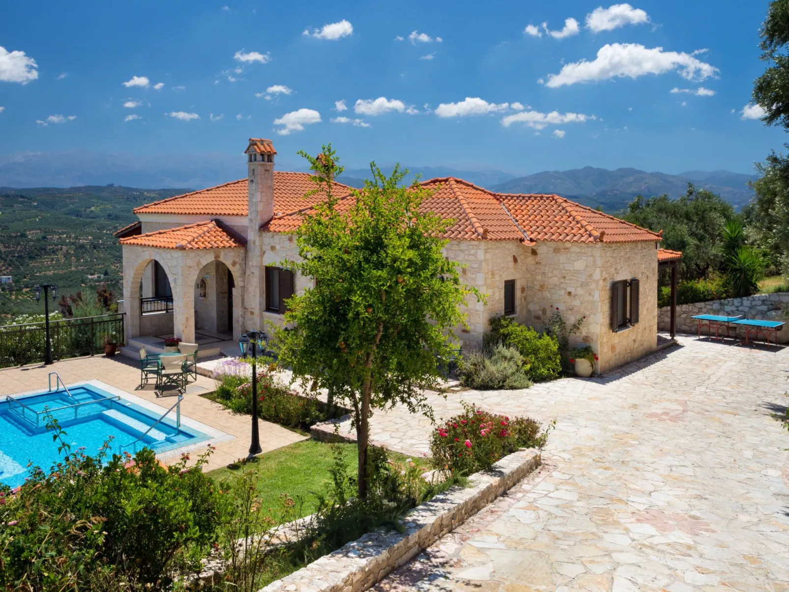 Familienvilla mit privatem Pool und Kinderbereich - Dehors