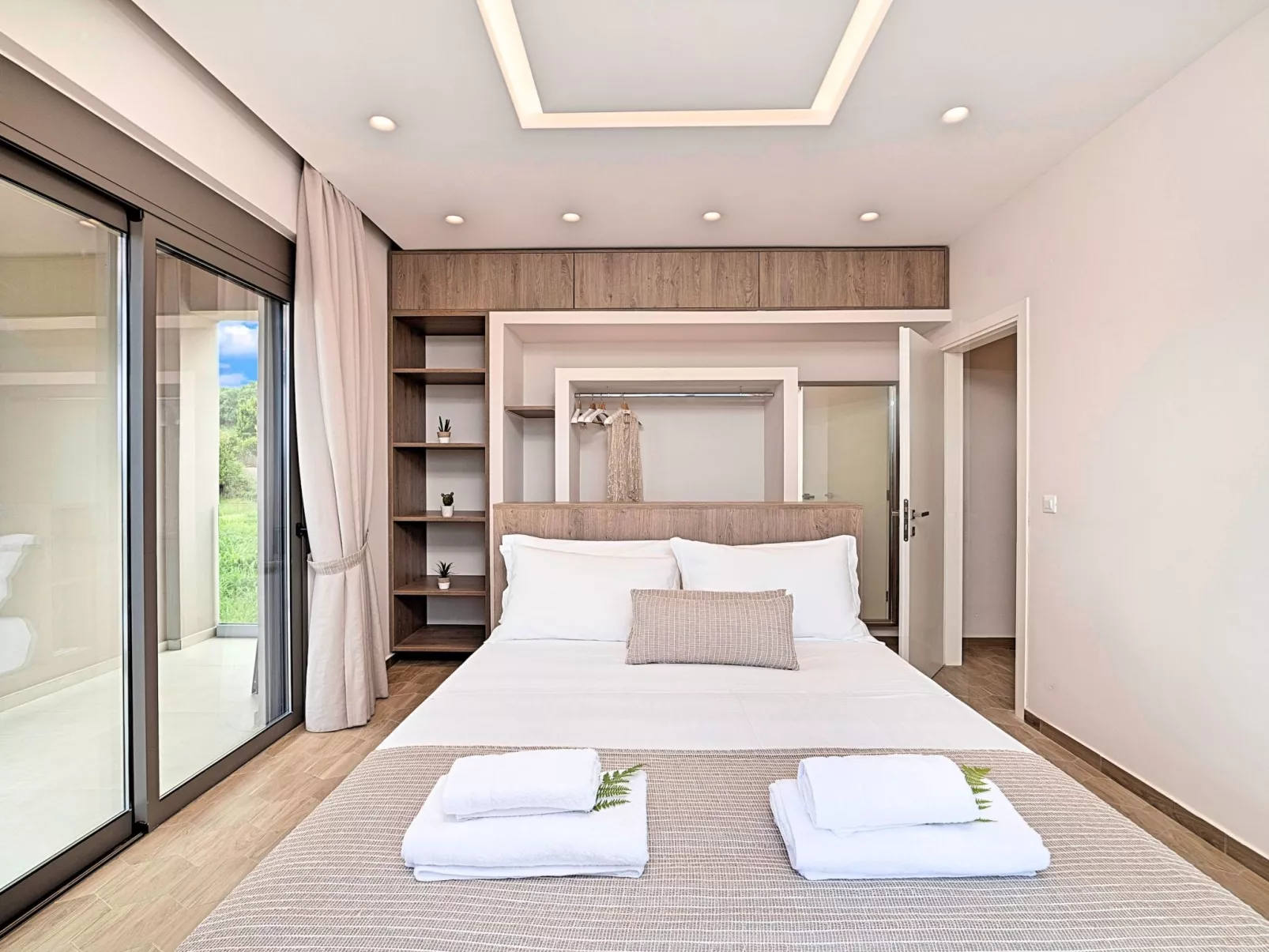 Villa "Minoas Grand" mit Blick auf das Wasser - Image-tags.info