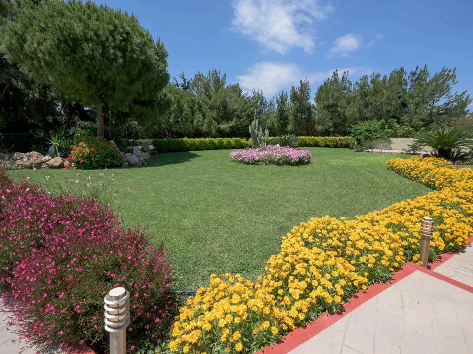 Luxuriöse, geräumige, private Villa mit sechs Schlafzimmern - Outside