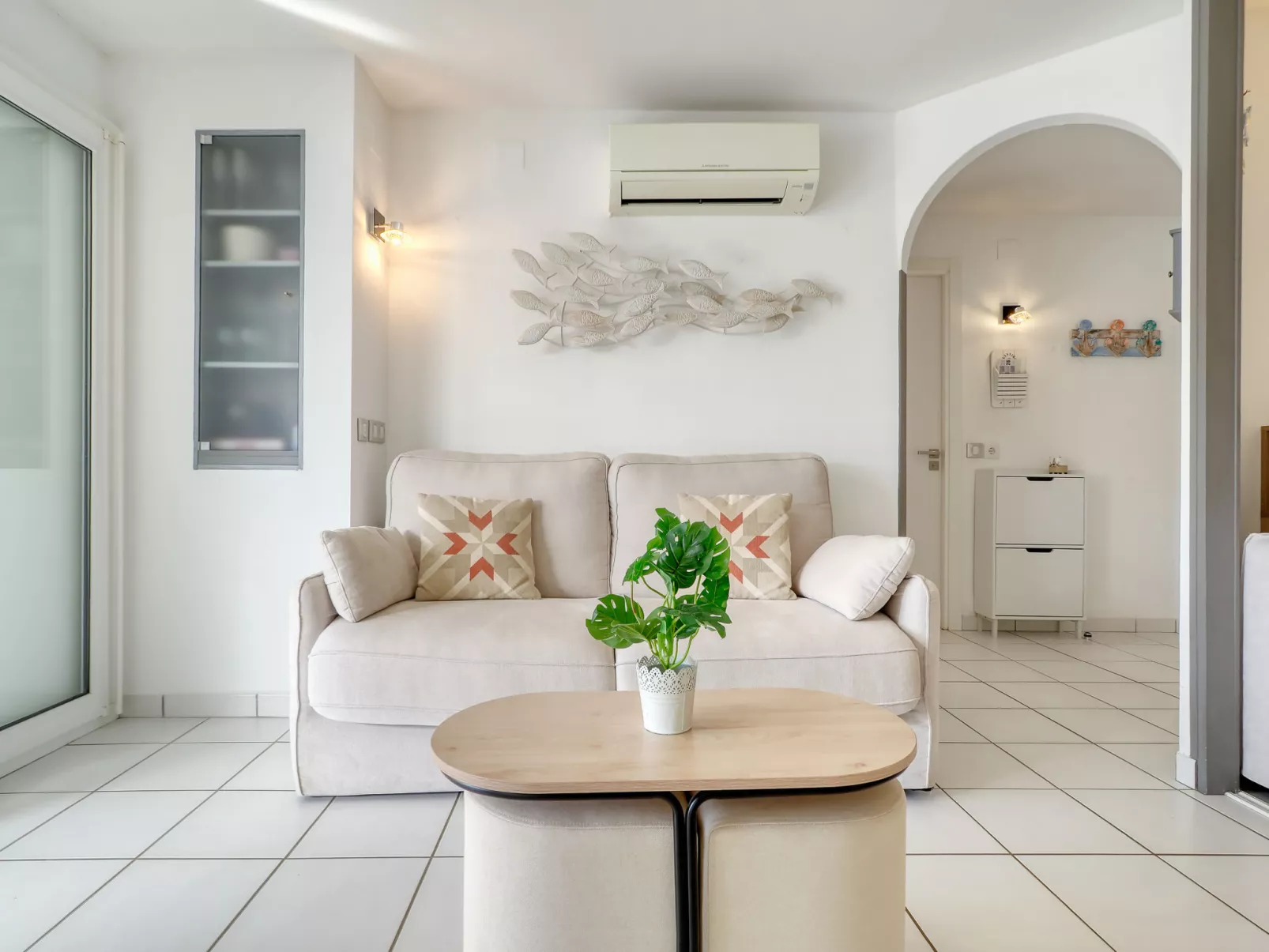 Port Empuries 31-33 - Drinnen