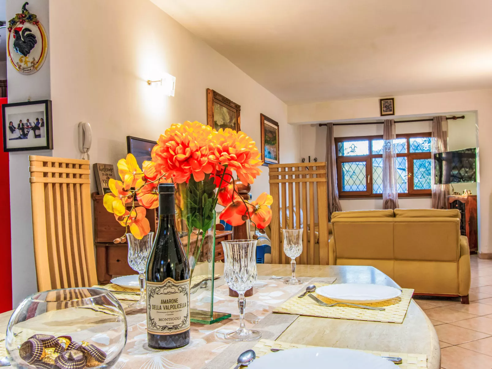 Tre fontane - Inside