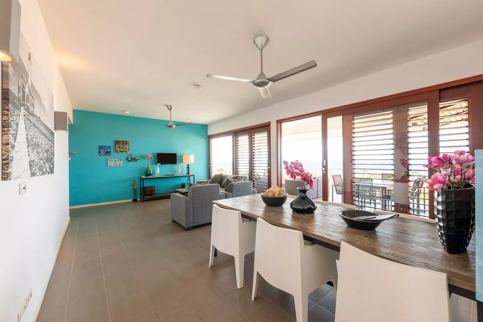 Rise and Shine Boca Gentil - Dining room