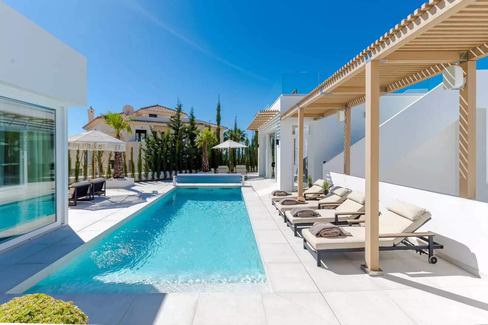 Unique & Luxurious Villa with Heated Pool! - Swimming pool